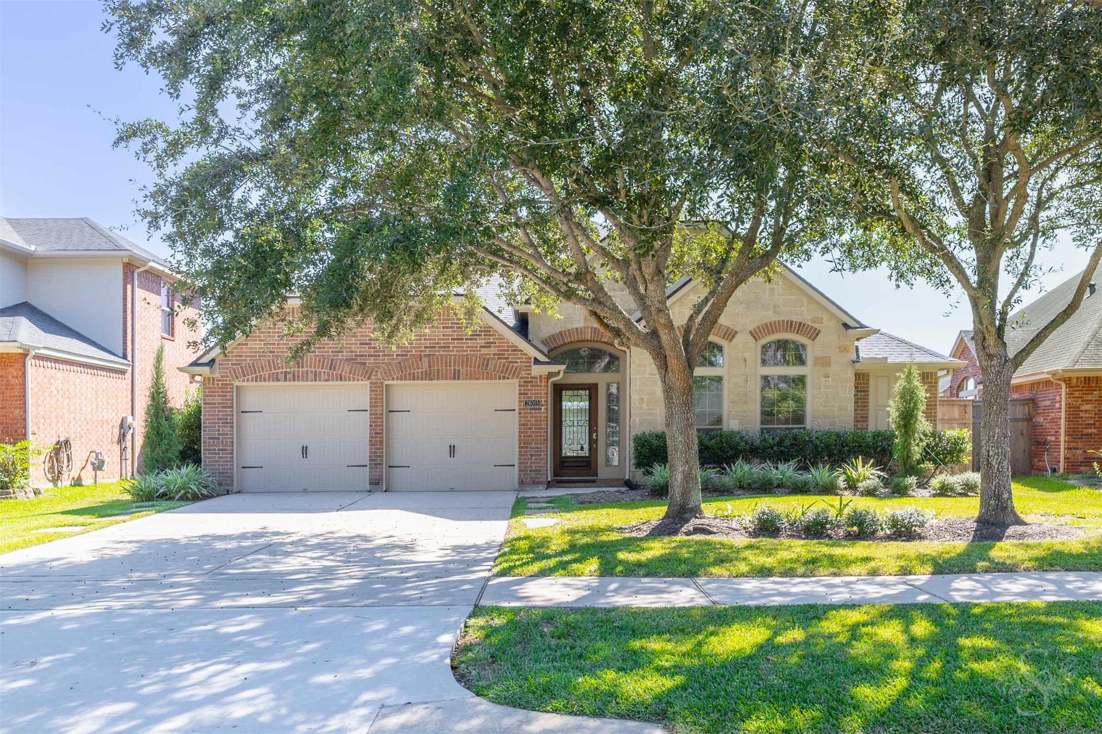Exquisite architecture and beautiful finishes set the stage for this light & bright Perry home in Cross Creek Ranch, offering 4 bedrooms & 3 full baths. Exquisite architecture and beautiful finishes set the stage for this light & bright Perry home in Cross Creek Ranch, offering 4 bedrooms & 3 full baths.