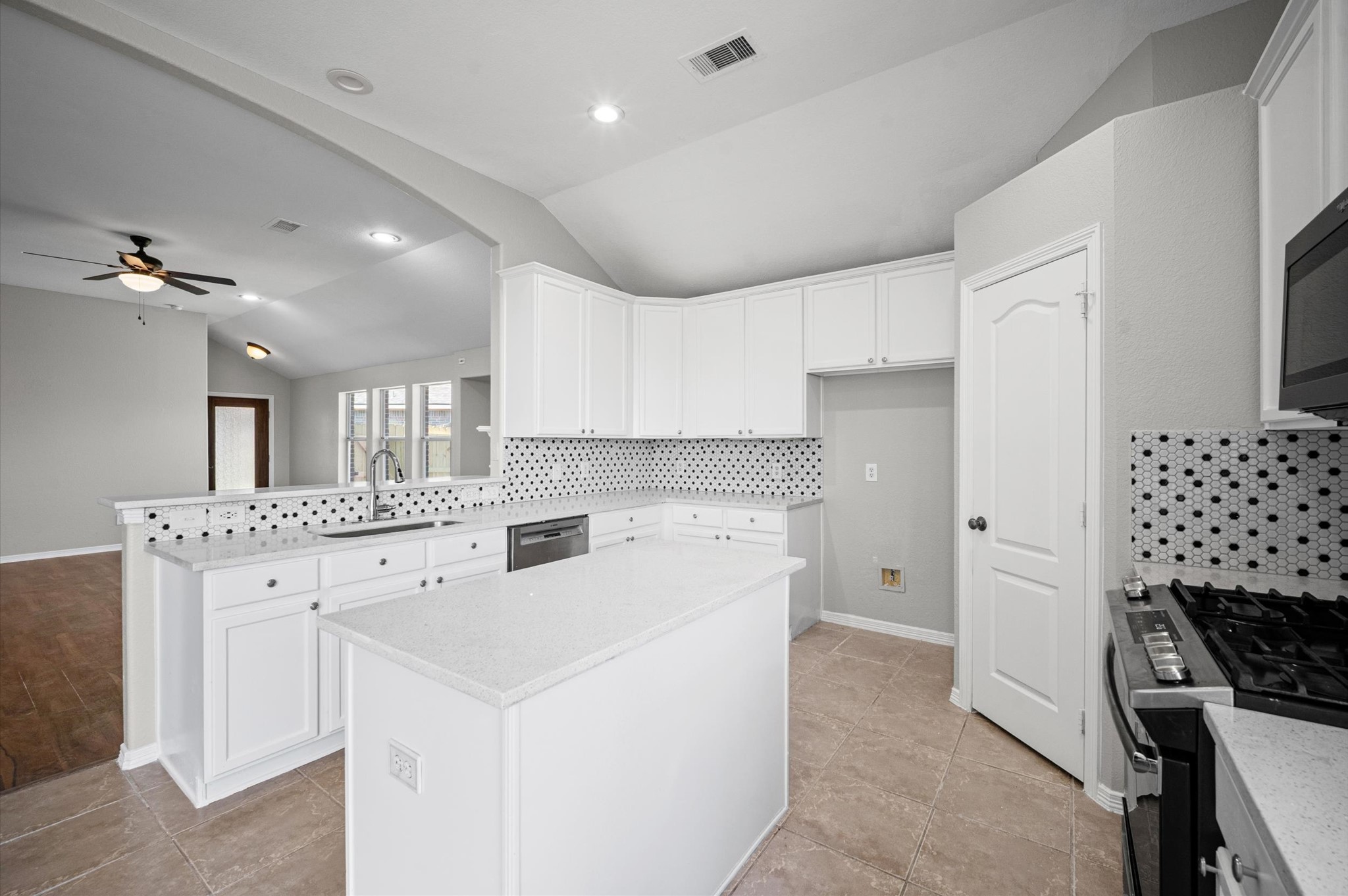 444 De Coster Boulevard, Alvin, TX 77511