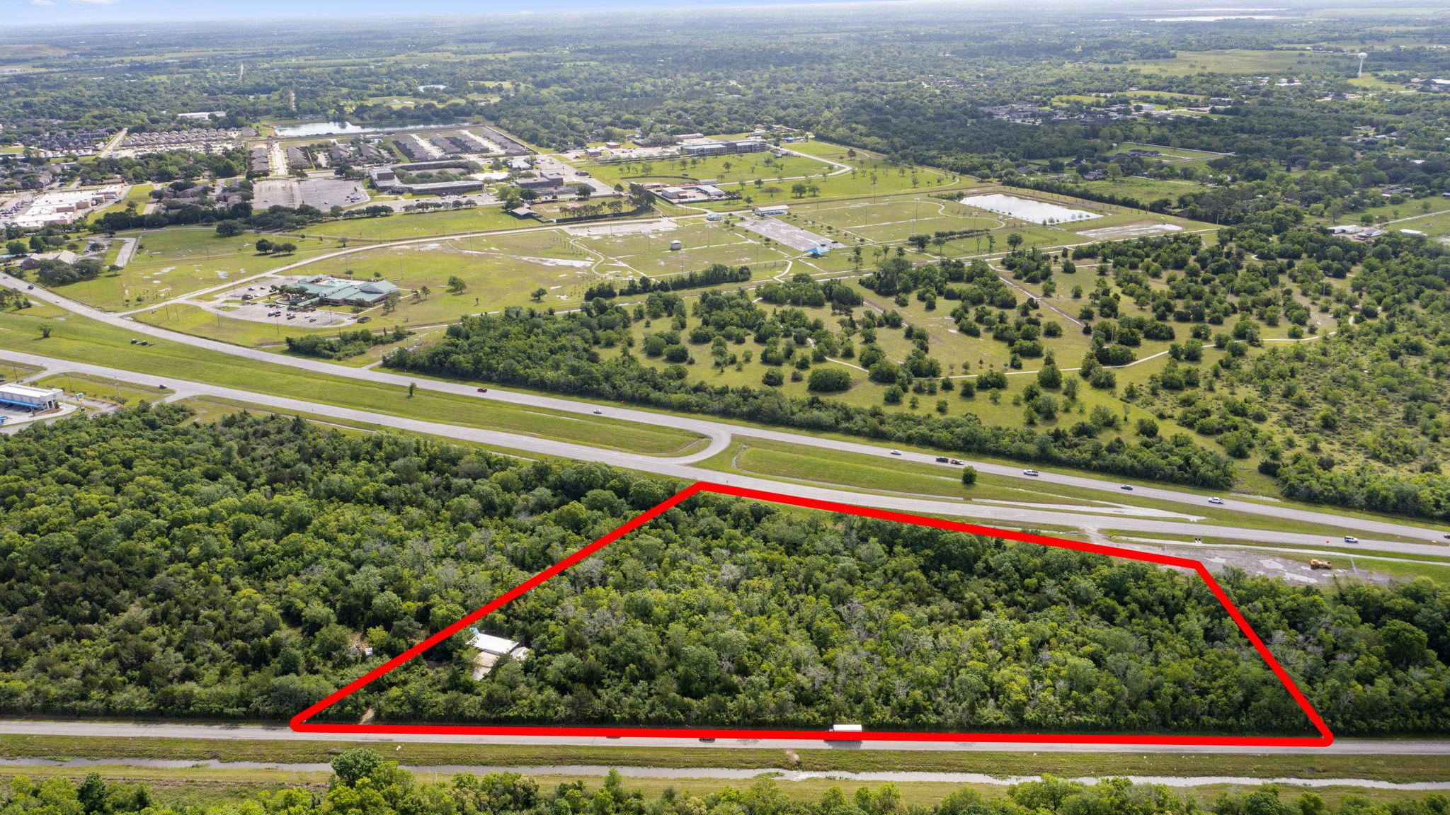 Red property lines are approximate location Red property lines are approximate location