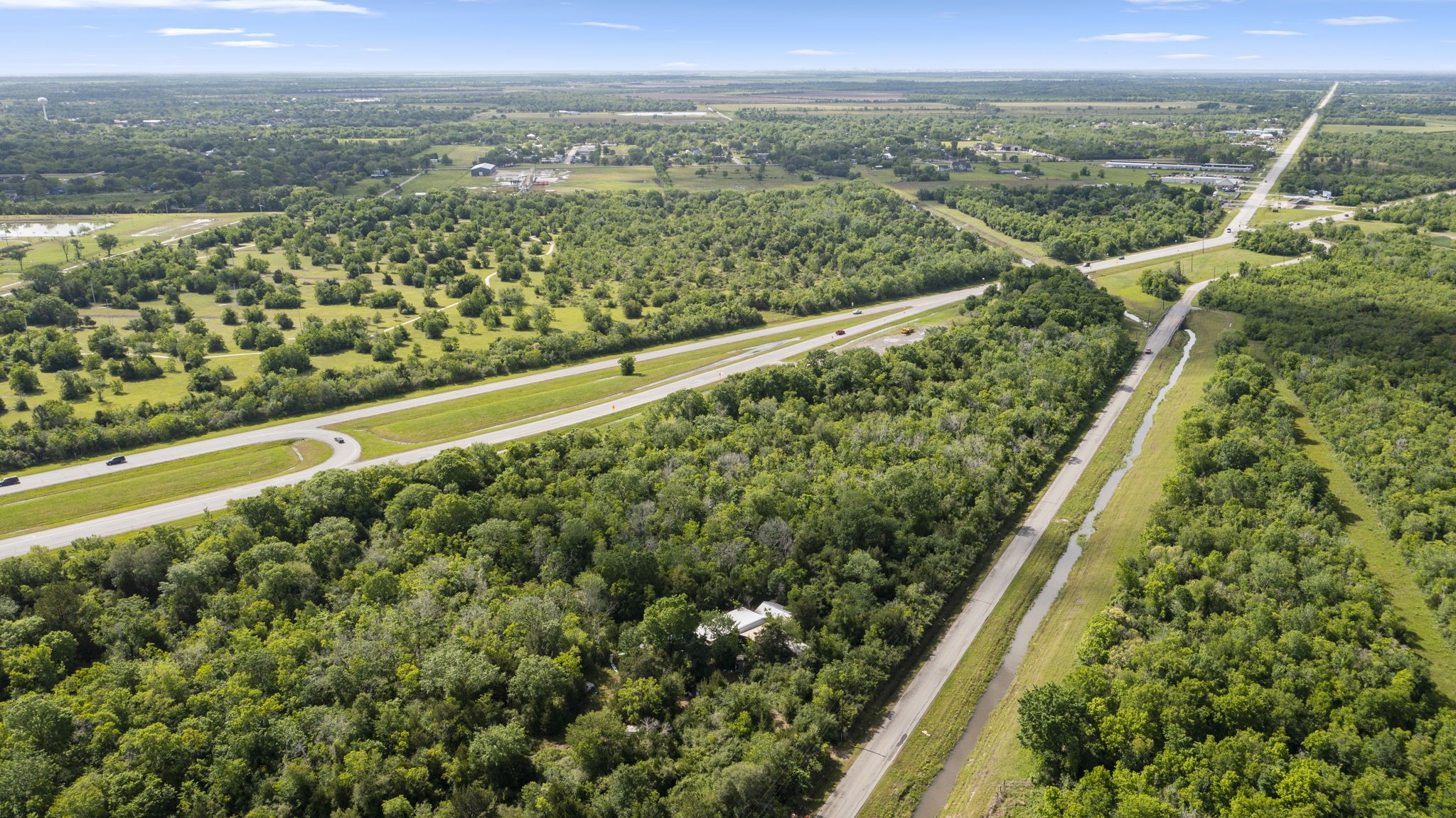 002 Johnston Street, Alvin, TX 77511