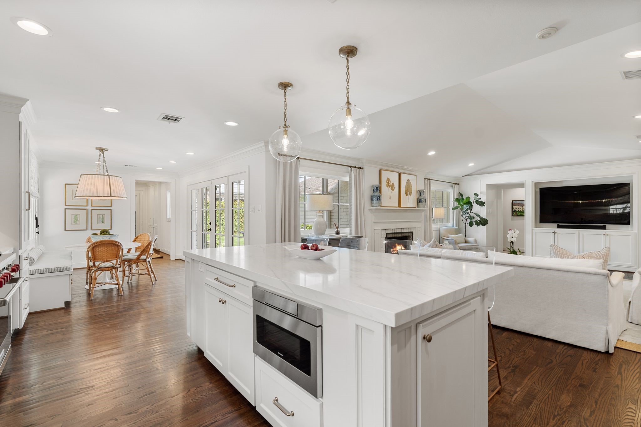 6248 Burgoyne Road, Houston, TX 77057