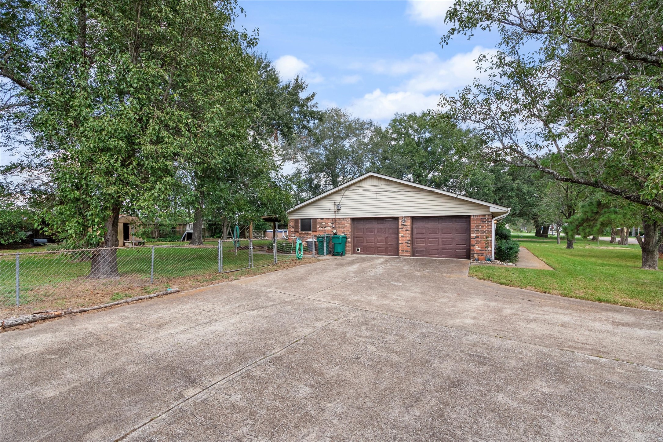 204 Gerald Street, Willis, TX 77378