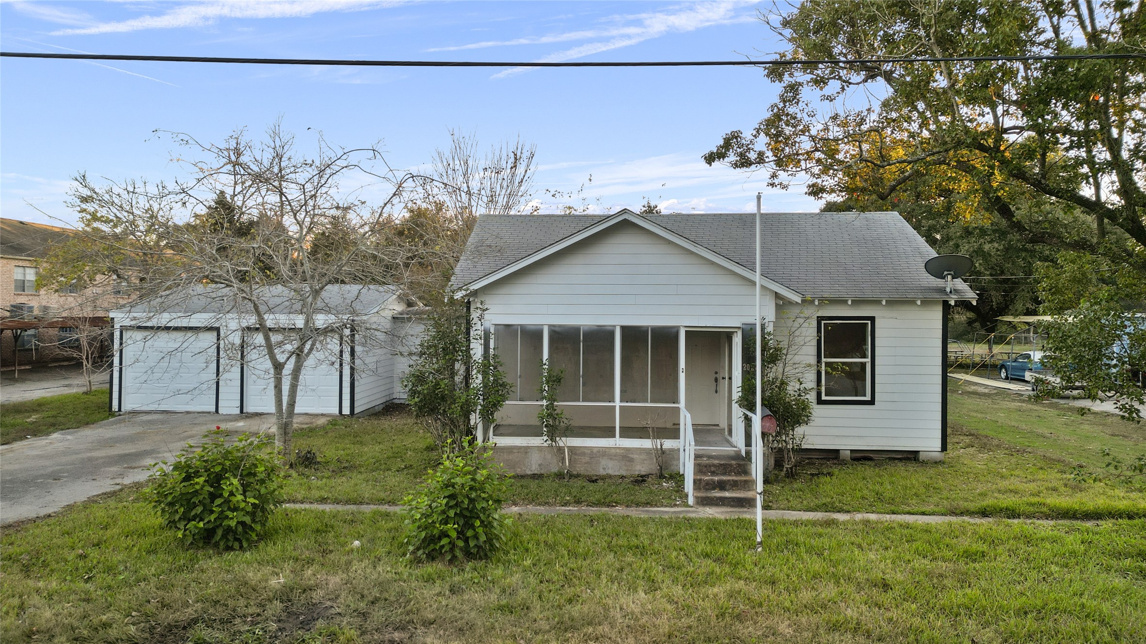 2027 Scott Street, La Marque, TX 77568 2027 Scott Street, La Marque, TX 77568