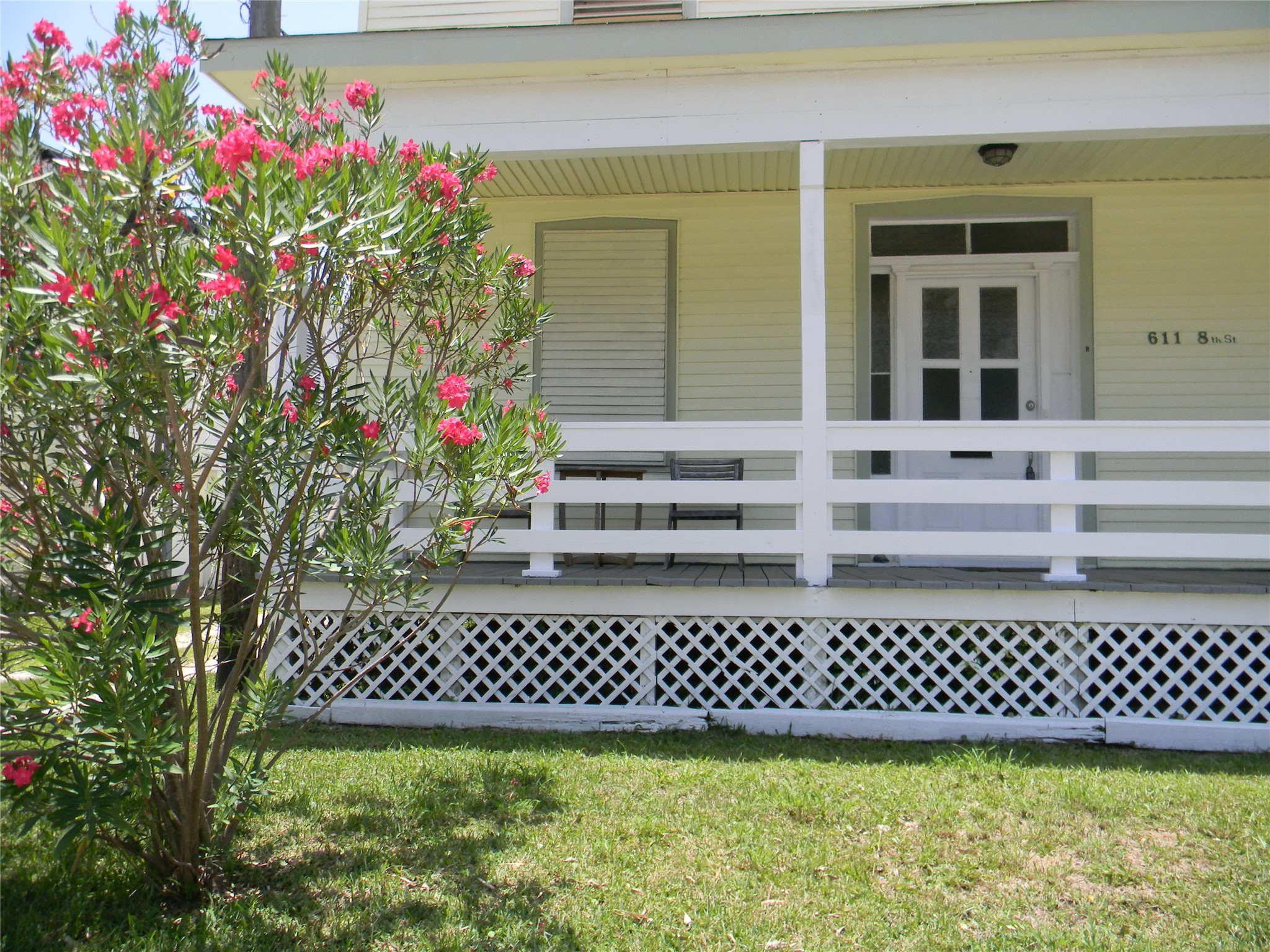 611 St Mary S Boulevard, Galveston, TX 77550