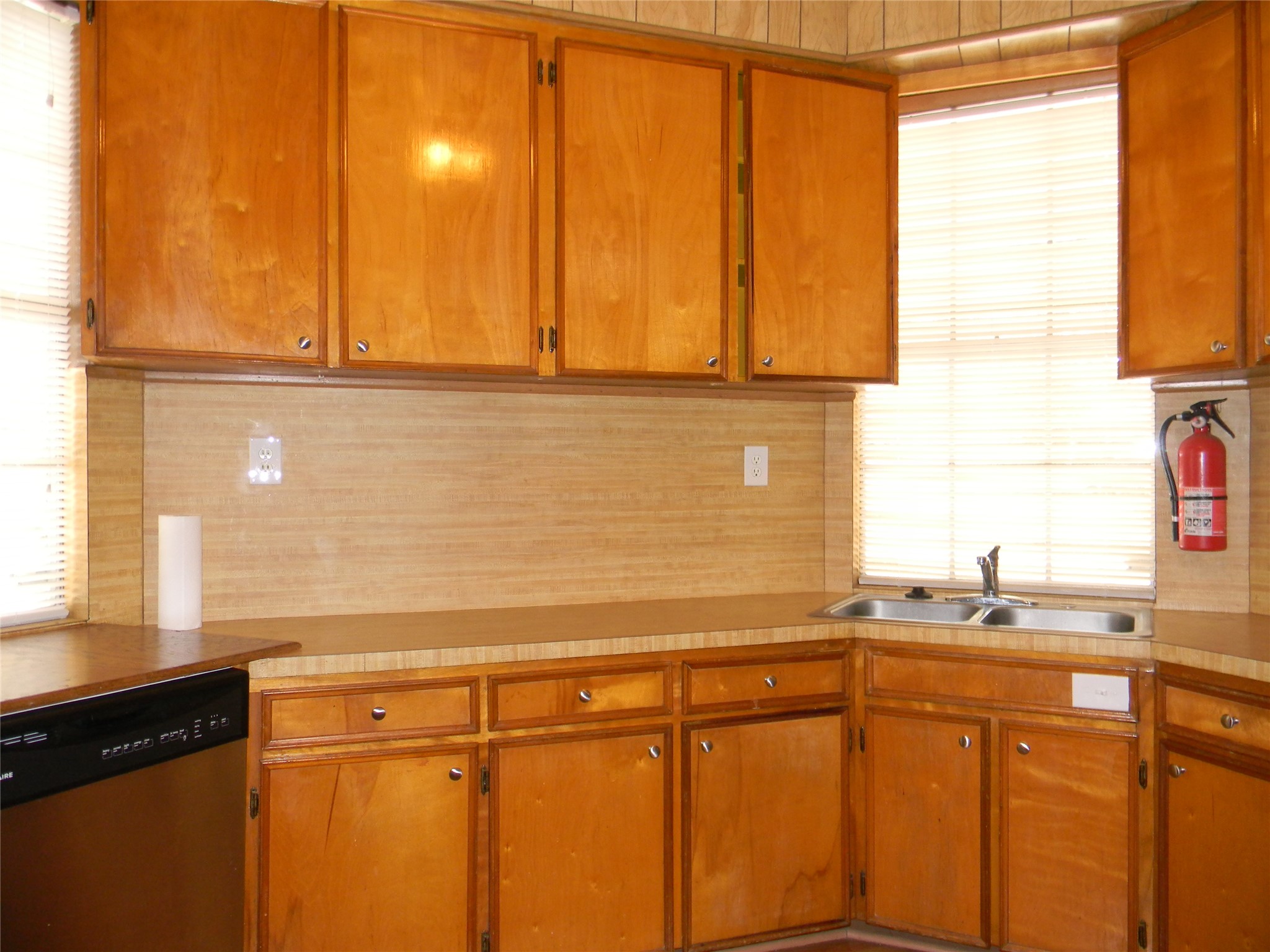 611 St Mary S Boulevard, Galveston, TX 77550
