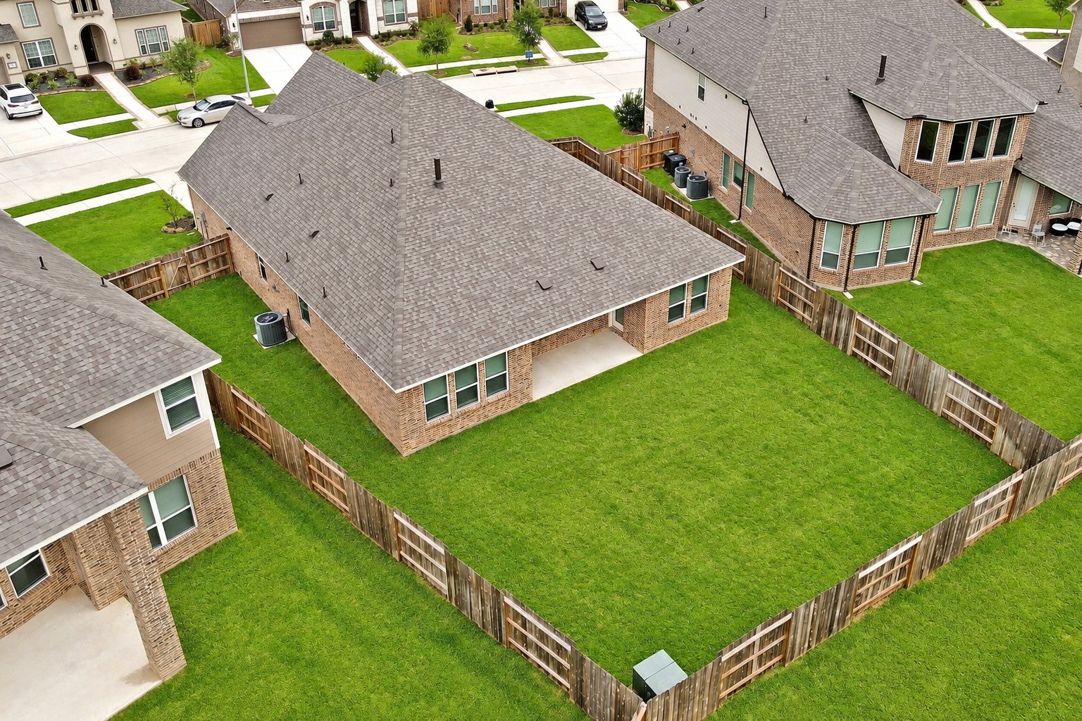 This wonderful Home is surrounded by Beautiful Homes on the Cul De Sac lot