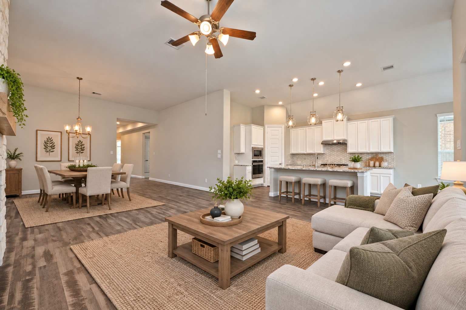 Let's go and discover more! Down that amazing Dramatic Hallway on the Right Hand side is Two Guest Bedrooms and a Full Bathroom and more!