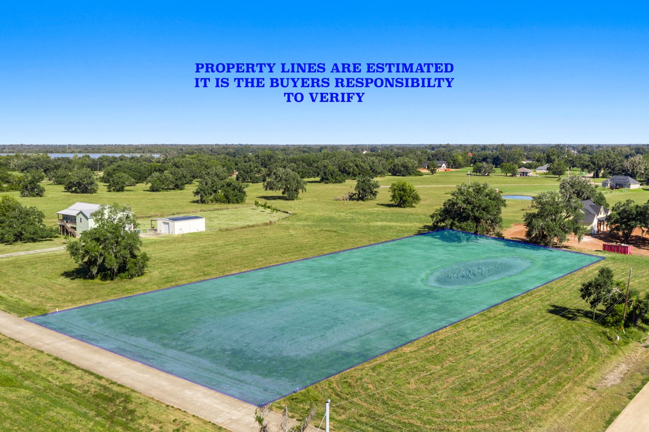 483 Pony Trail, Angleton, TX 77515