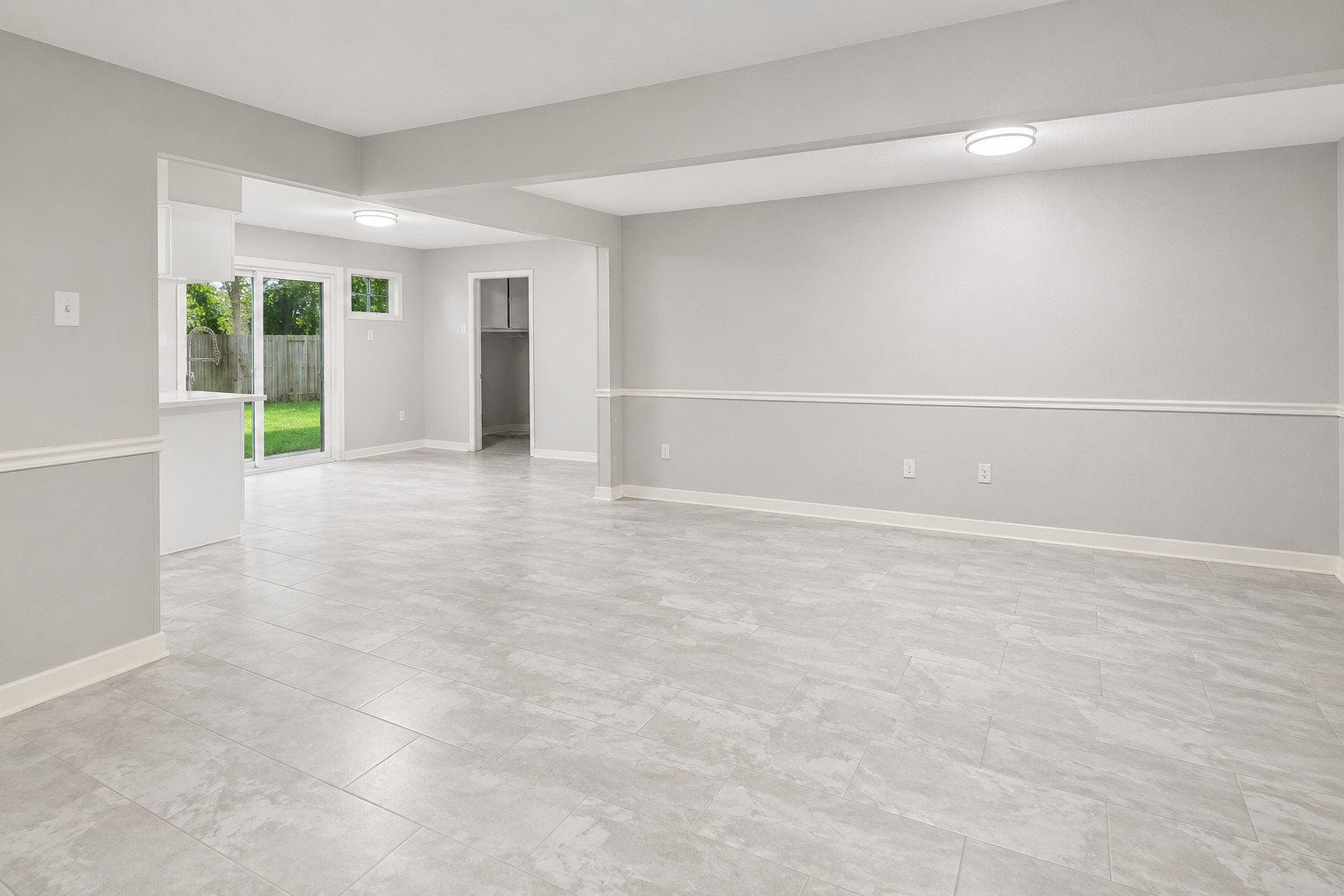 Spacious open layout livingroom Spacious open layout livingroom