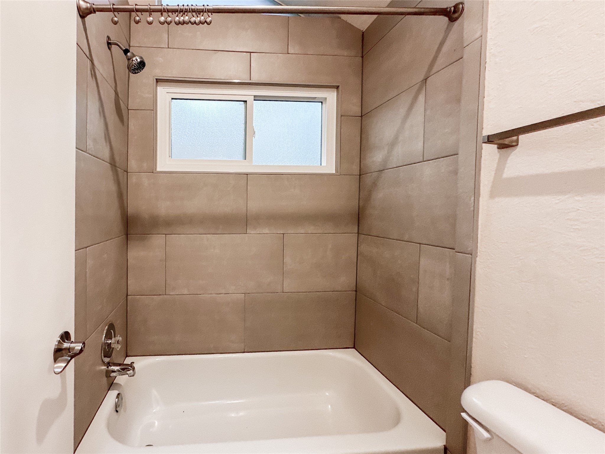 33 N Rain Forest Court, The Woodlands, TX 77380