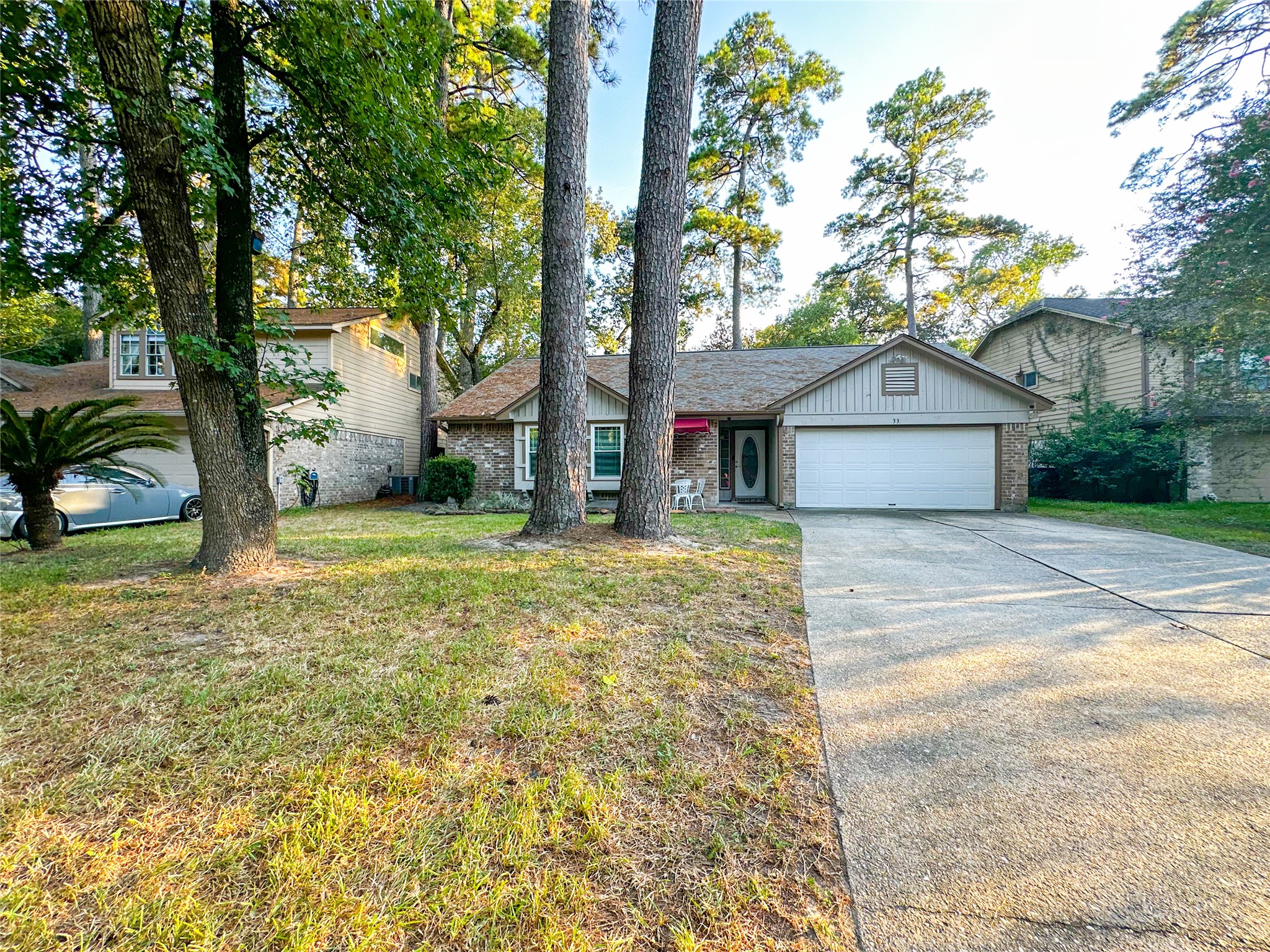 33 N Rain Forest Court, The Woodlands, TX 77380