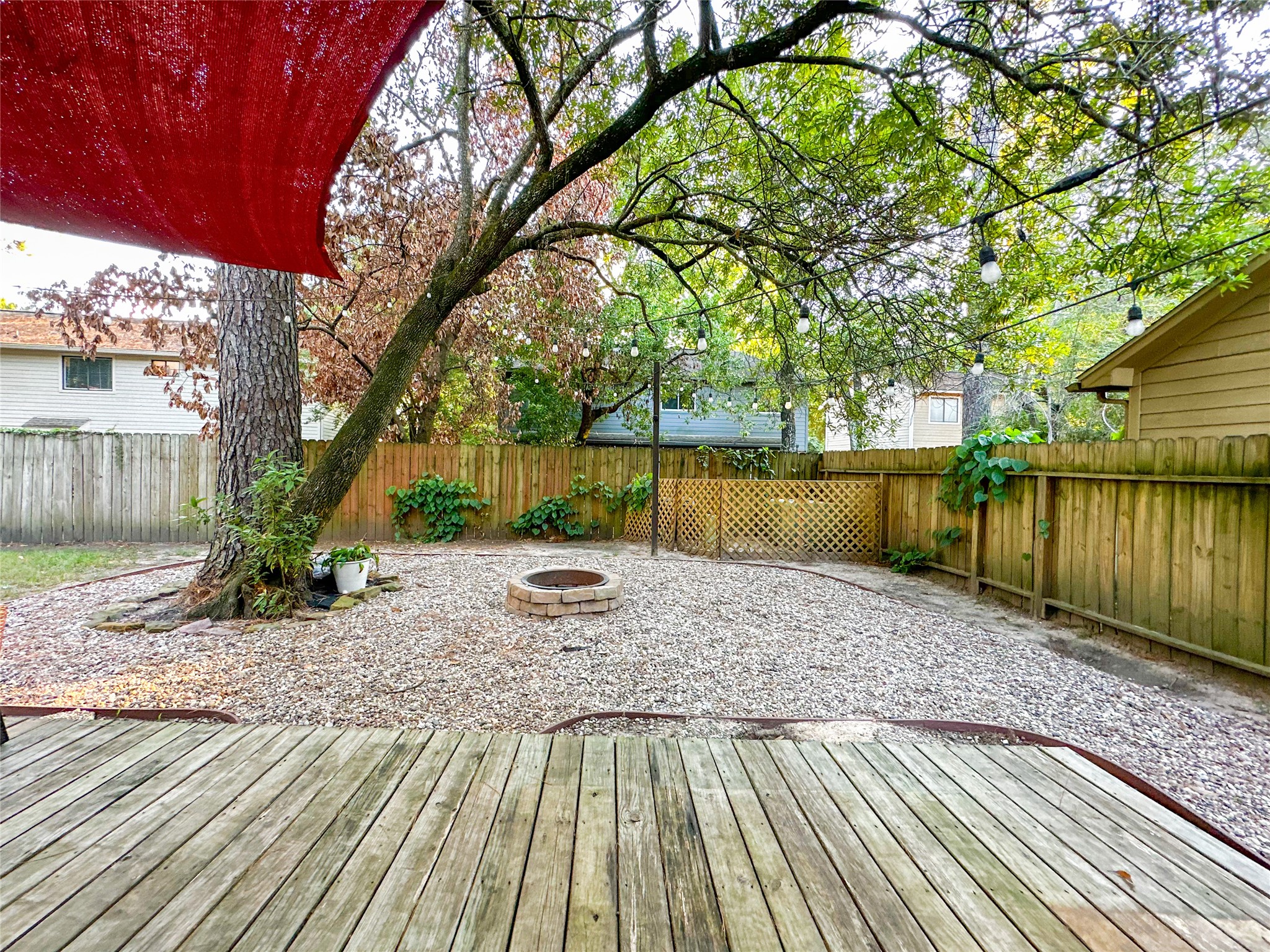 33 N Rain Forest Court, The Woodlands, TX 77380