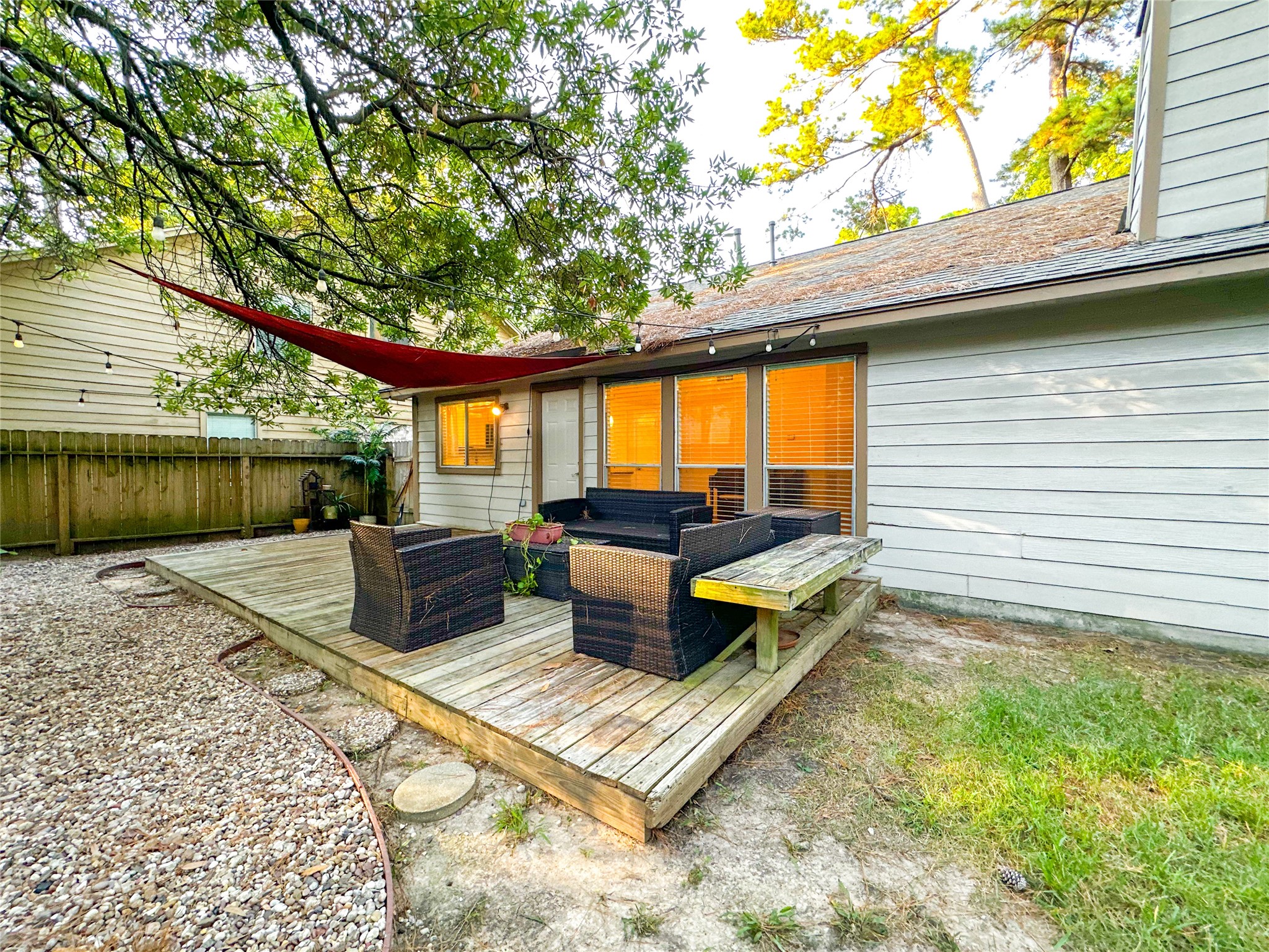 33 N Rain Forest Court, The Woodlands, TX 77380