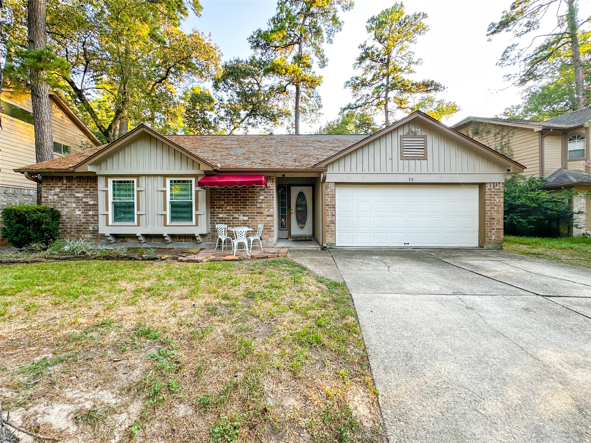 33 N Rain Forest Court, The Woodlands, TX 77380