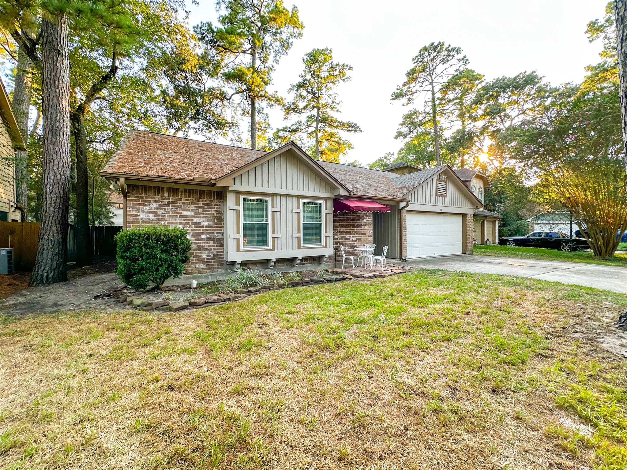 33 N Rain Forest Court, The Woodlands, TX 77380