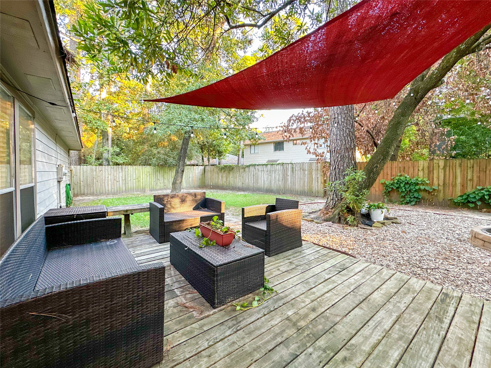33 N Rain Forest Court, The Woodlands, TX 77380