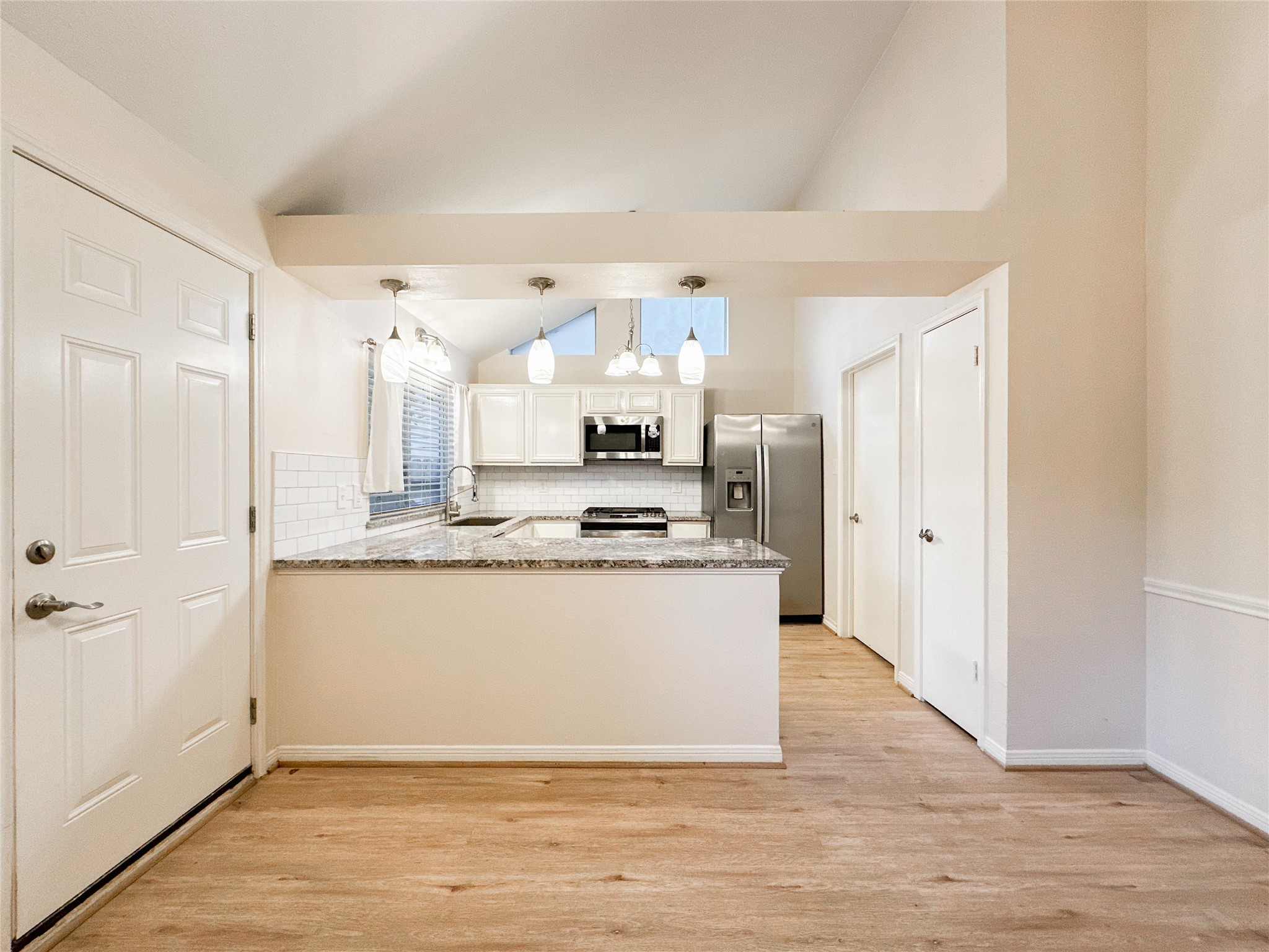 33 N Rain Forest Court, The Woodlands, TX 77380