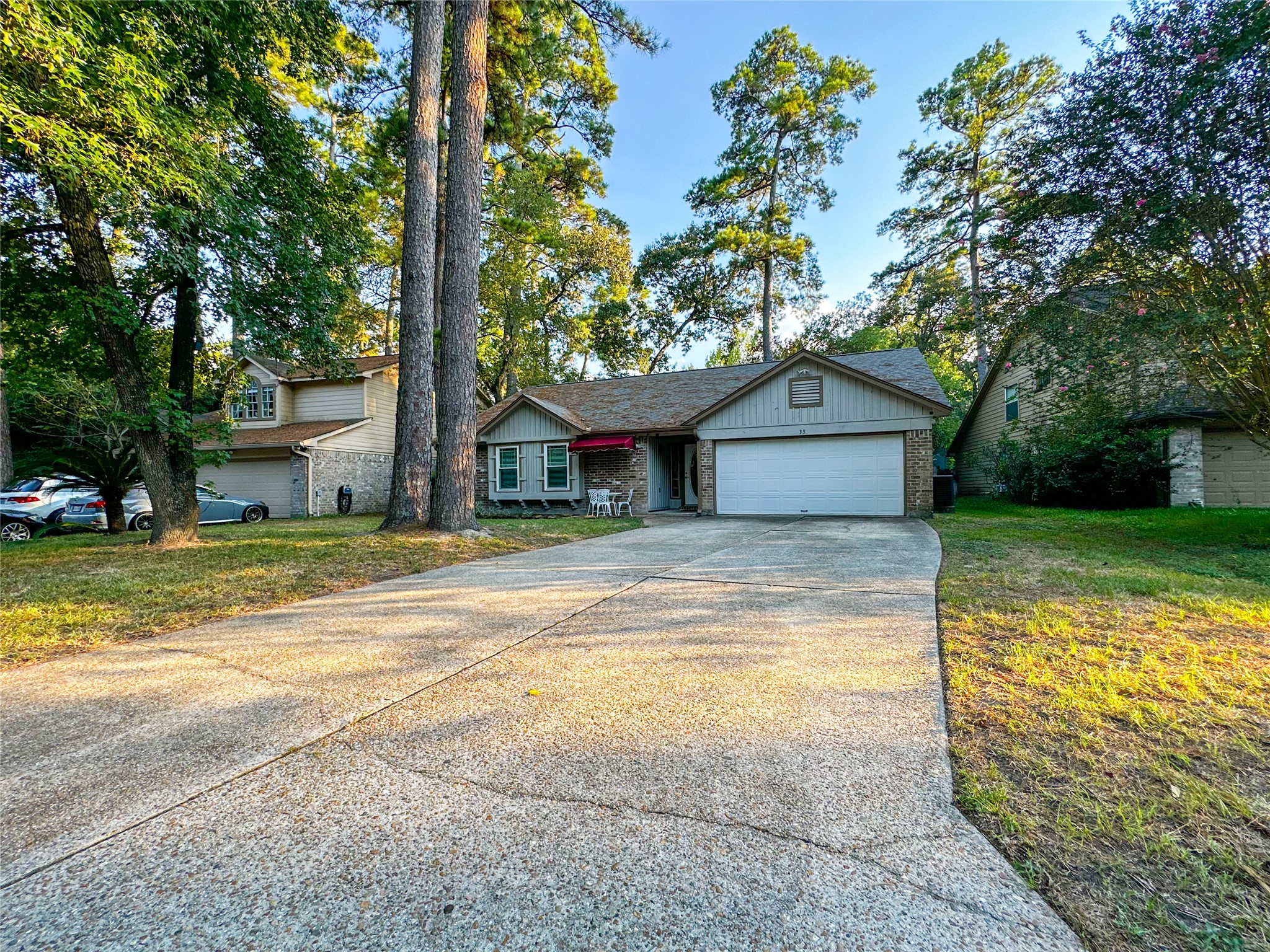 33 N Rain Forest Court, The Woodlands, TX 77380