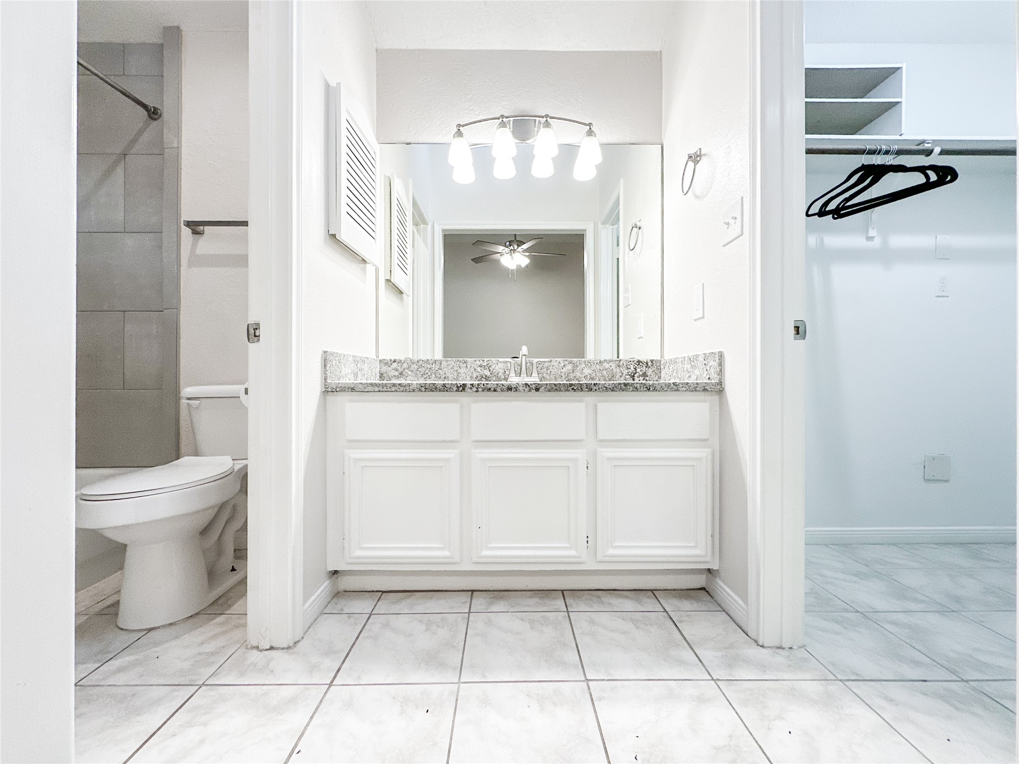 33 N Rain Forest Court, The Woodlands, TX 77380