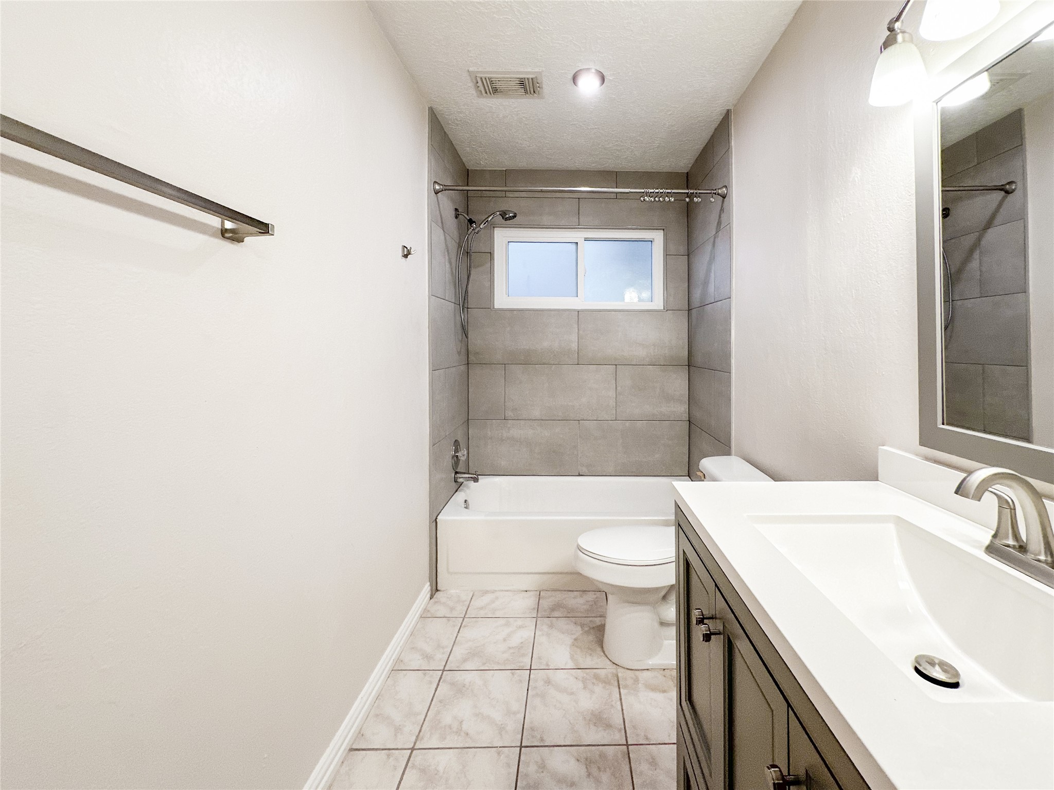 33 N Rain Forest Court, The Woodlands, TX 77380