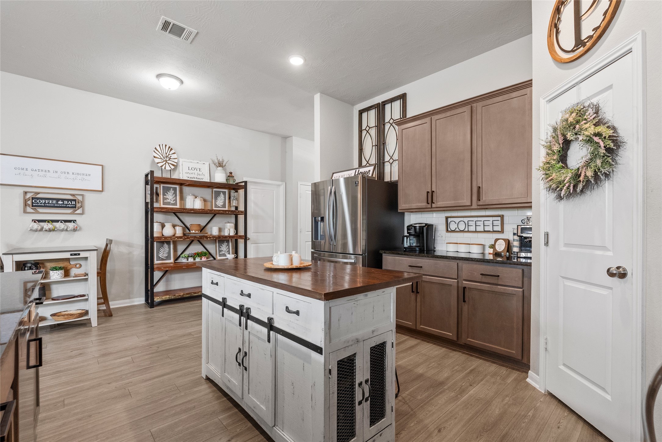 8213 Ocean Jasper Lane, Texas City, TX 77591