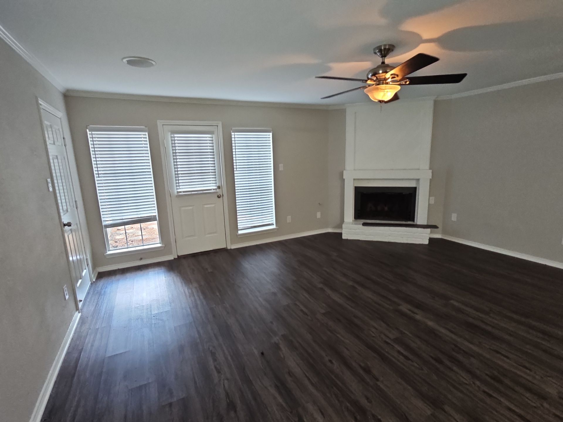 16 Night Hawk Place, The Woodlands, TX 77380 16 Night Hawk Place, The Woodlands, TX 77380