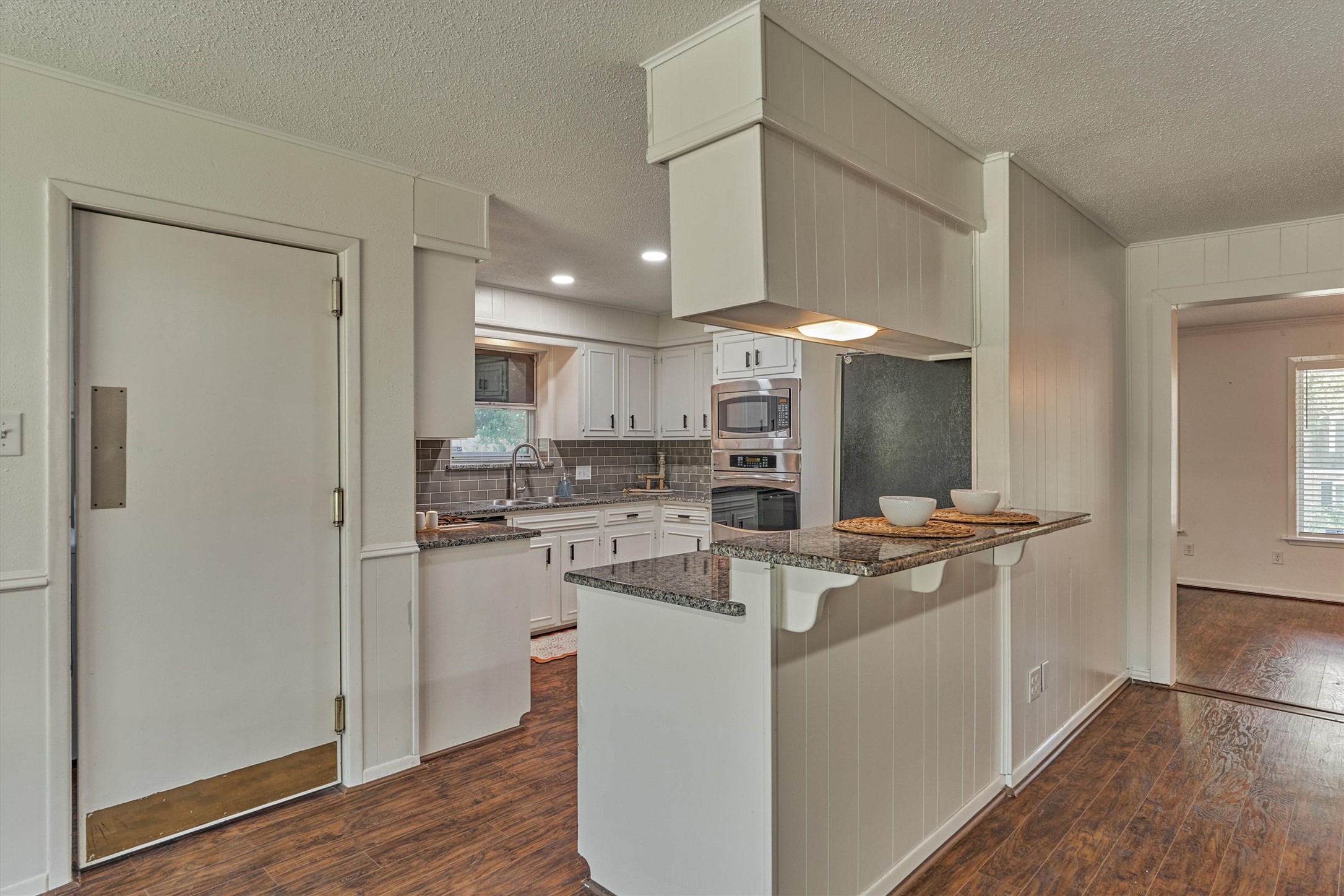 402 Shadywood Circle, Conroe, TX 77304