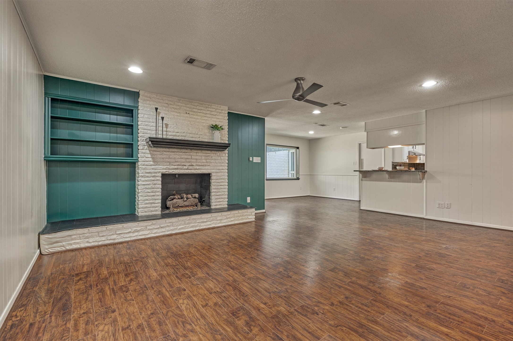 Fireplace for those cozy nights