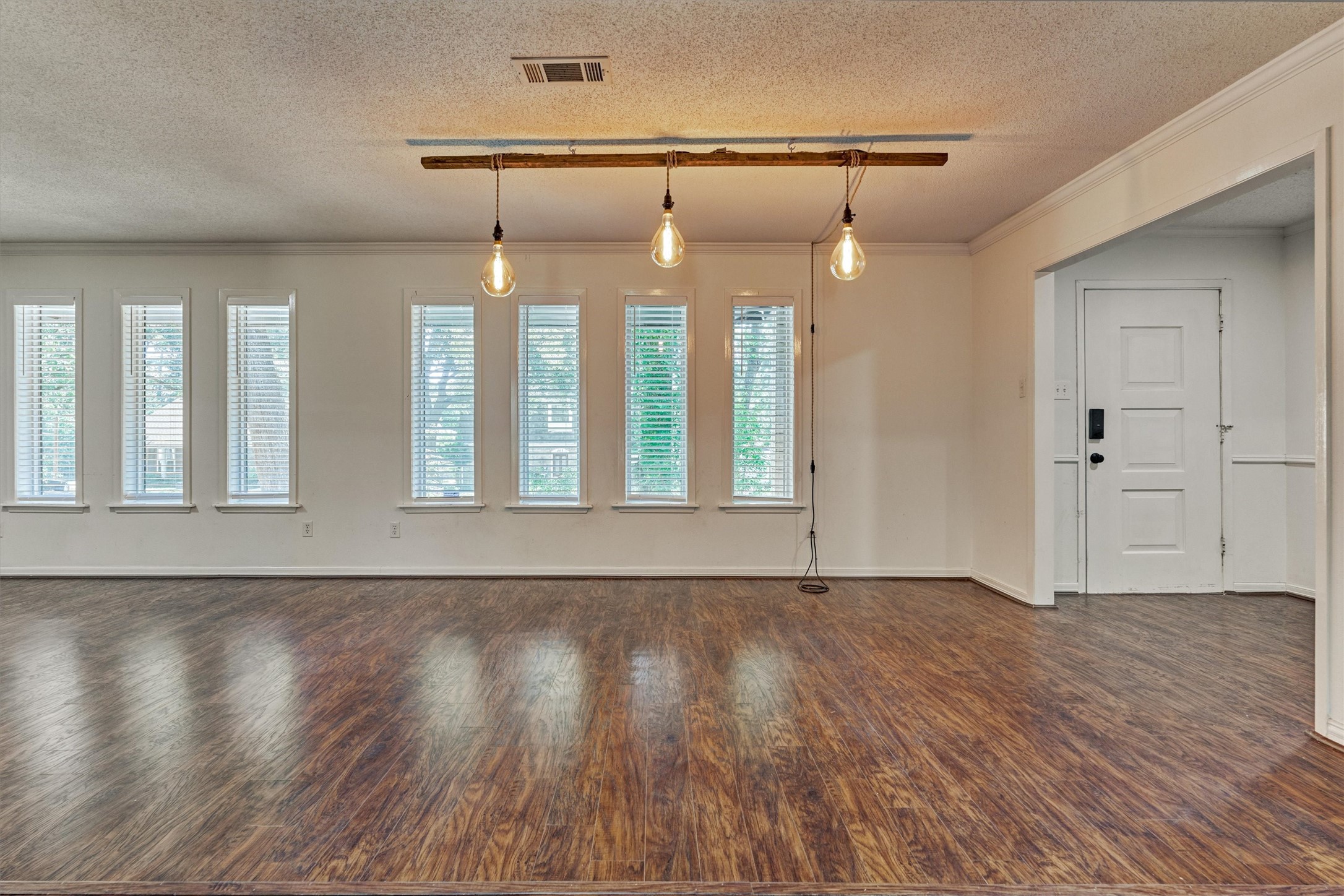Formal Dining