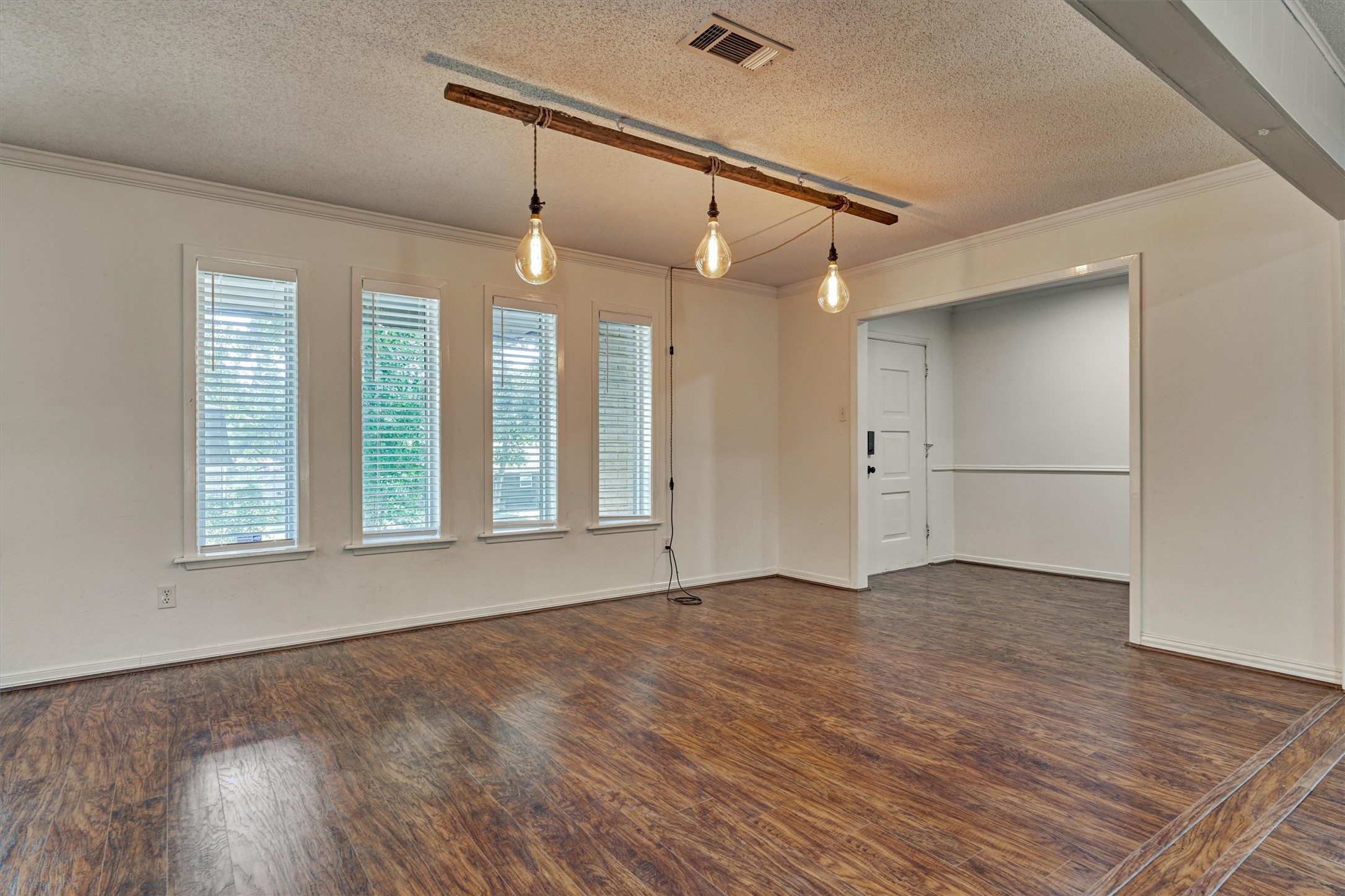 402 Shadywood Circle, Conroe, TX 77304