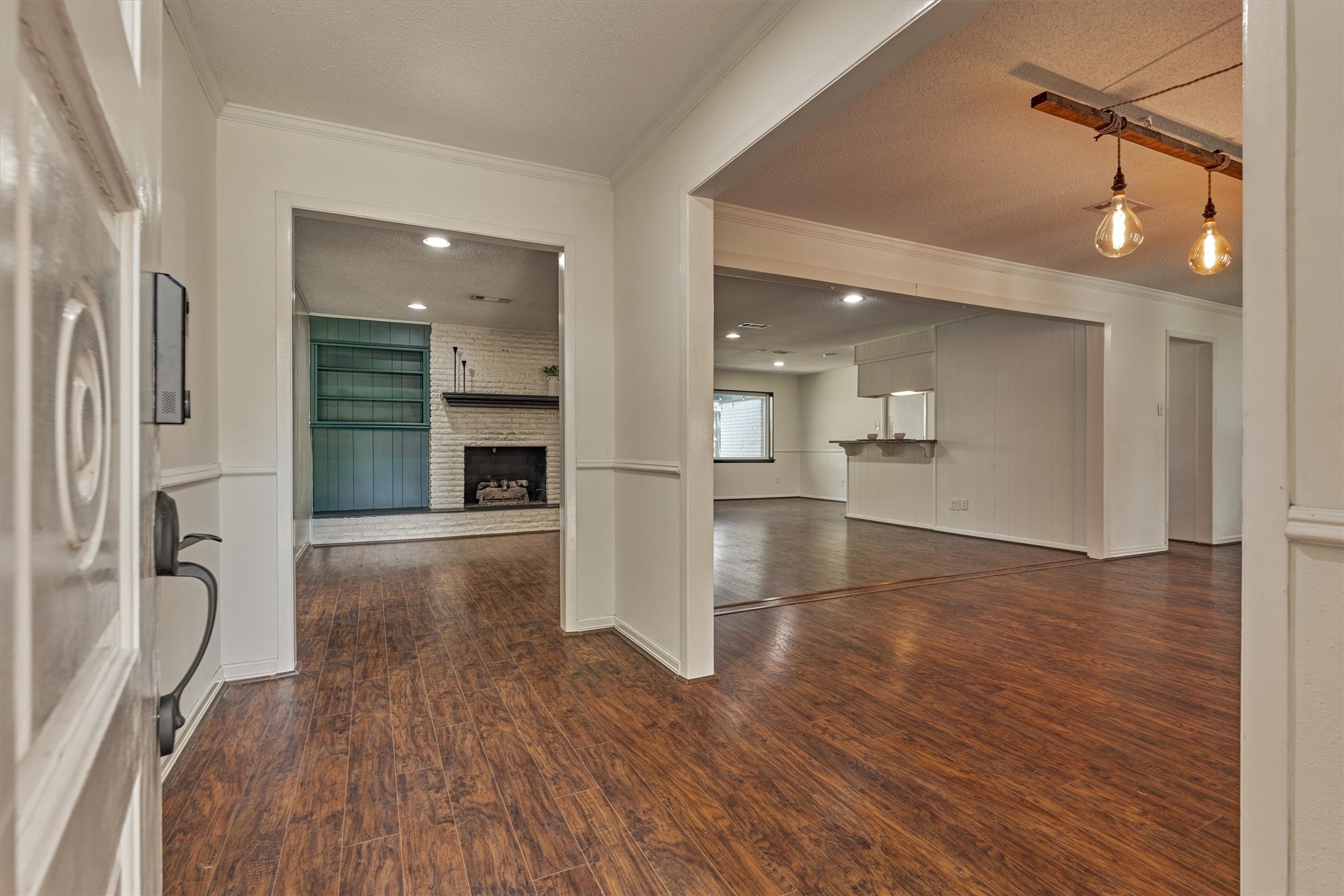 402 Shadywood Circle, Conroe, TX 77304