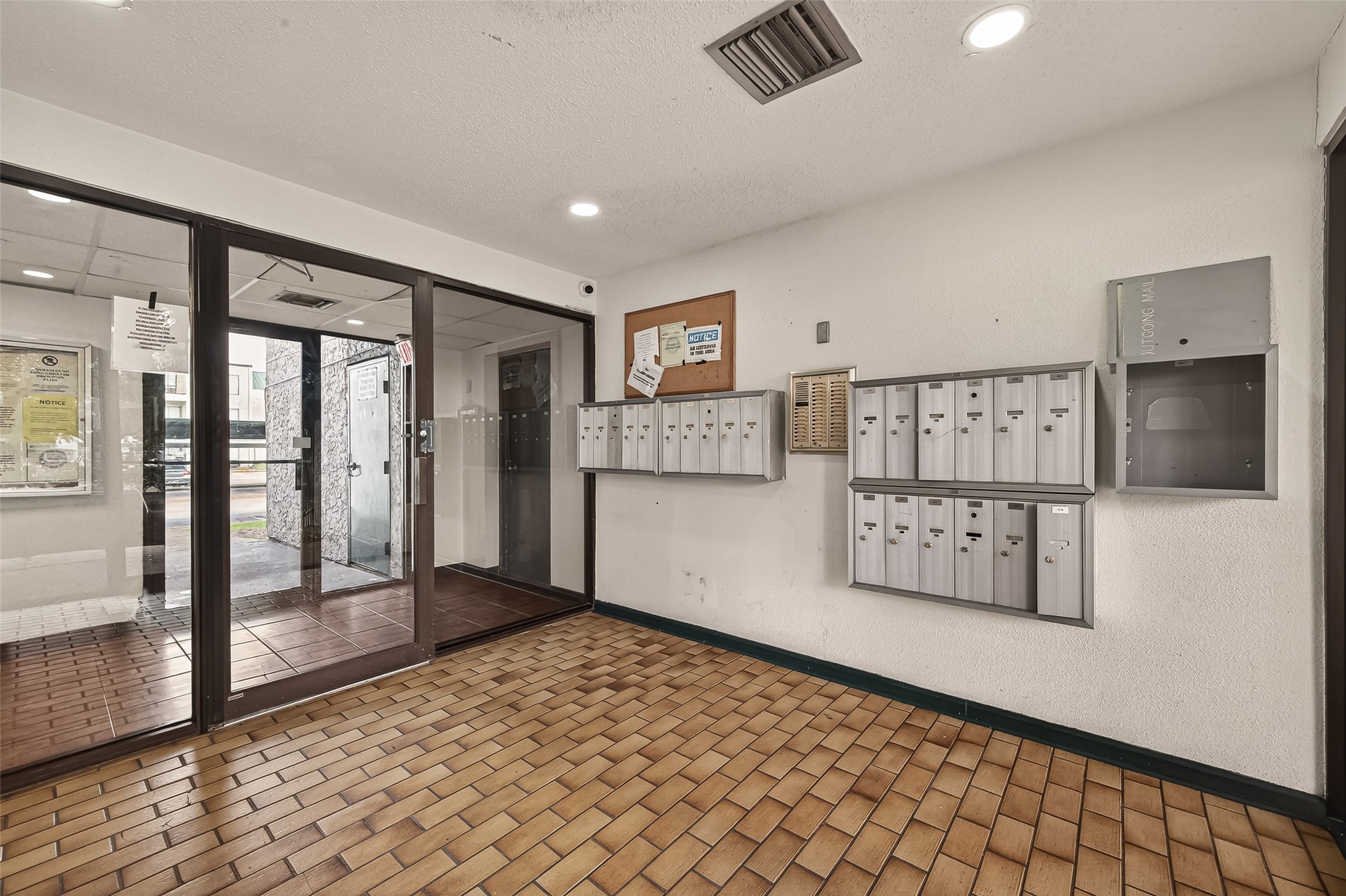 2818 S Bartell Drive, #13, Houston, TX 77054