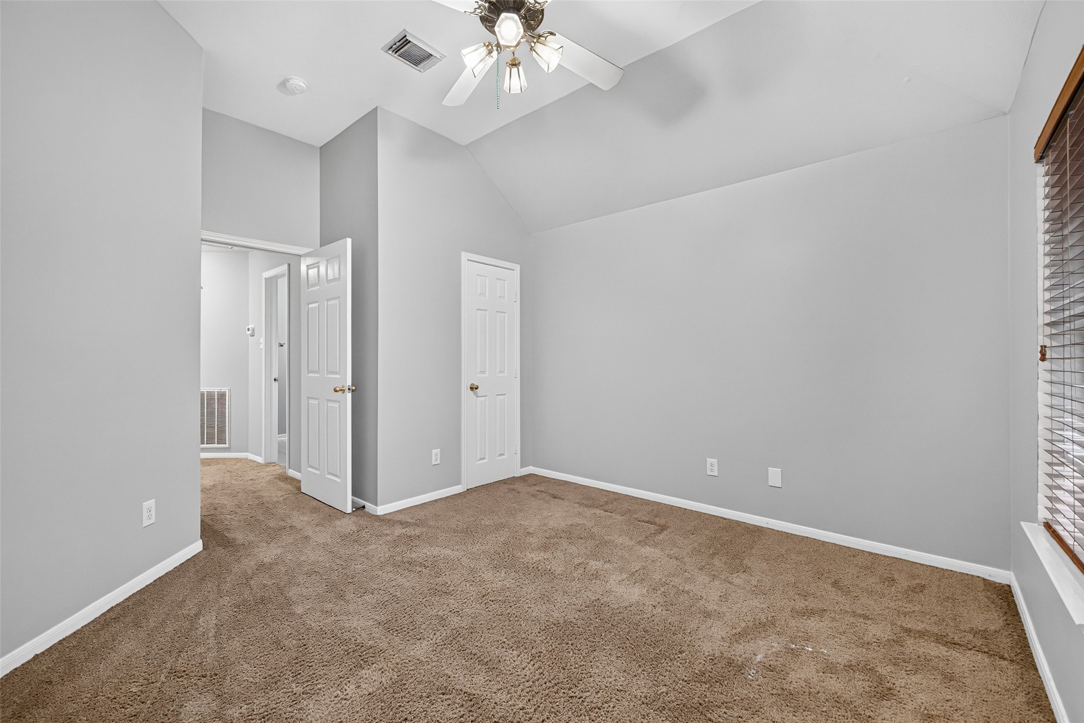 120 Crescent Bay Drive, League City, TX 77573