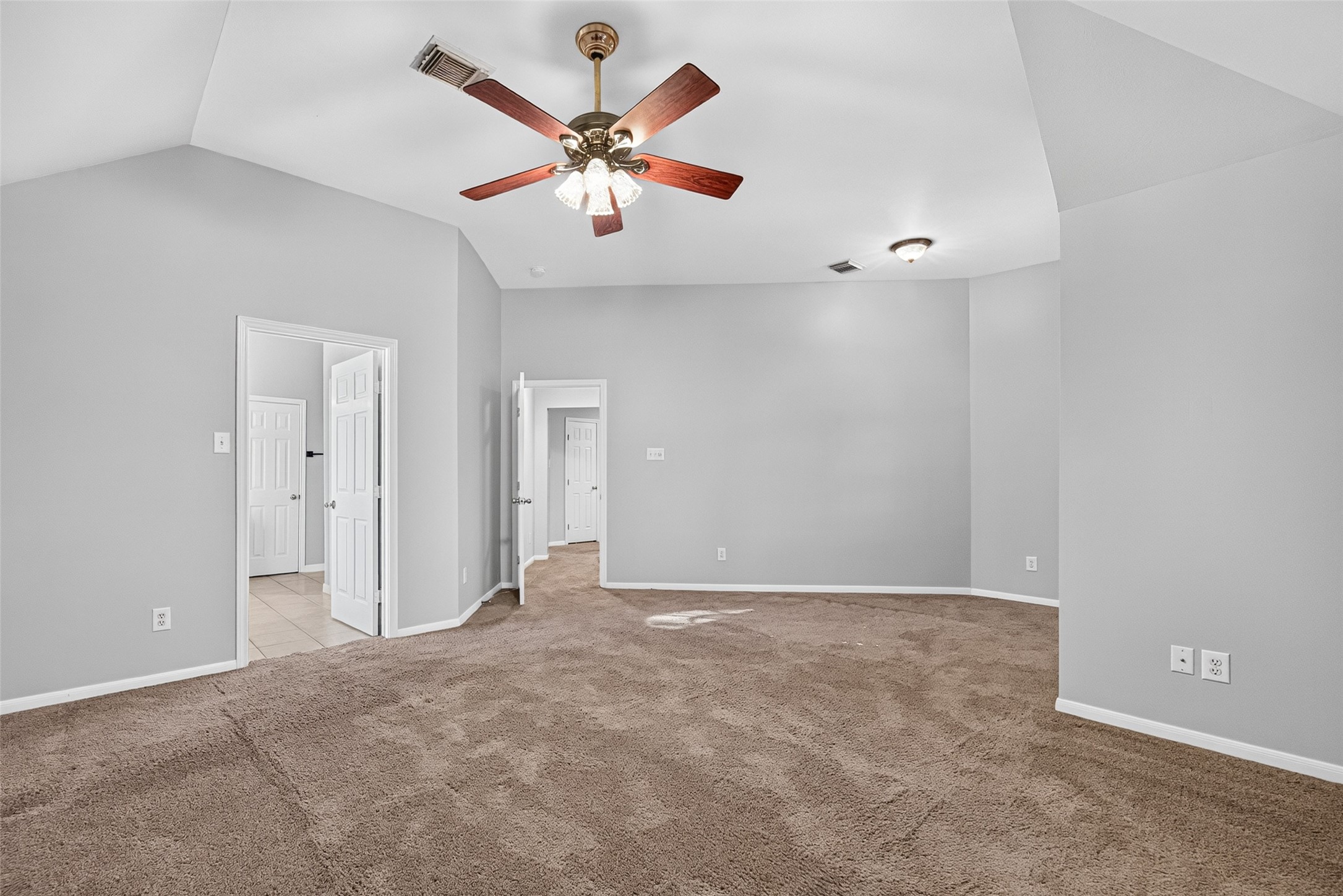 120 Crescent Bay Drive, League City, TX 77573