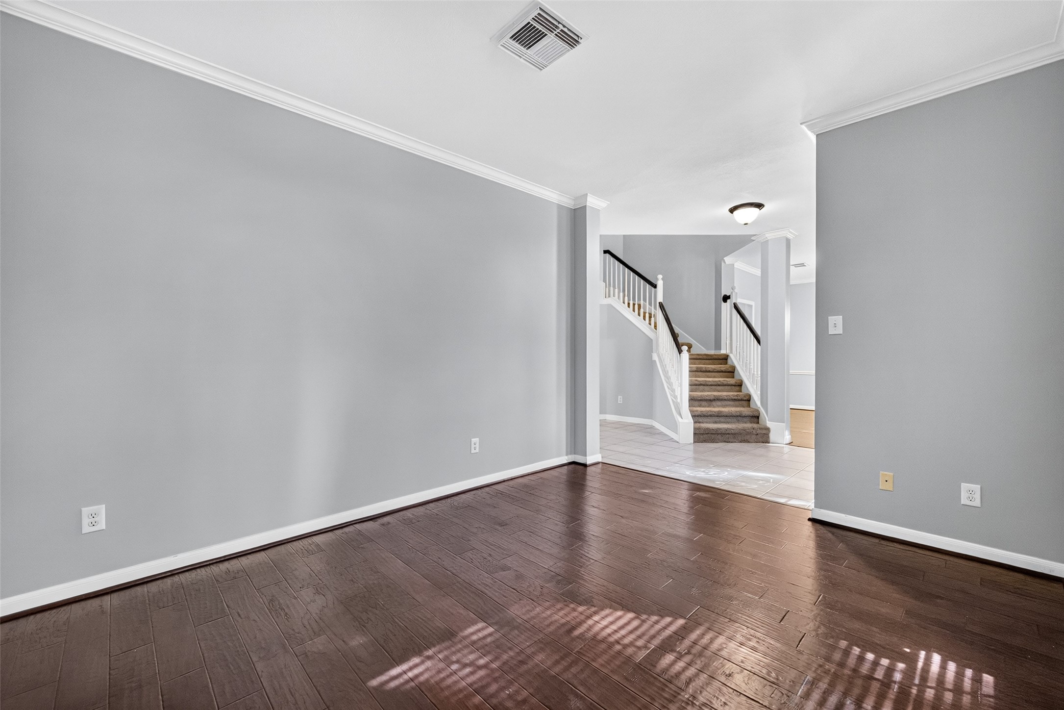 120 Crescent Bay Drive, League City, TX 77573