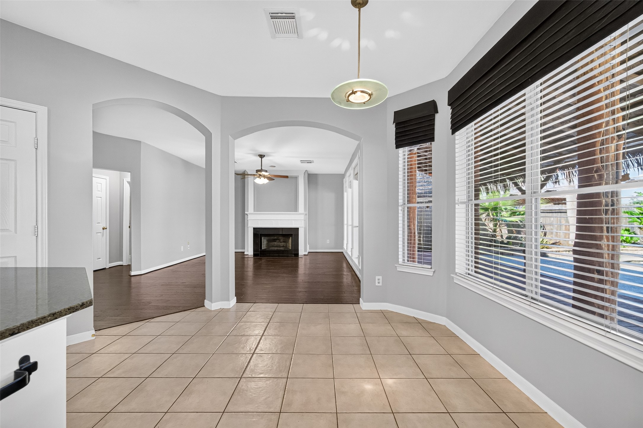 120 Crescent Bay Drive, League City, TX 77573