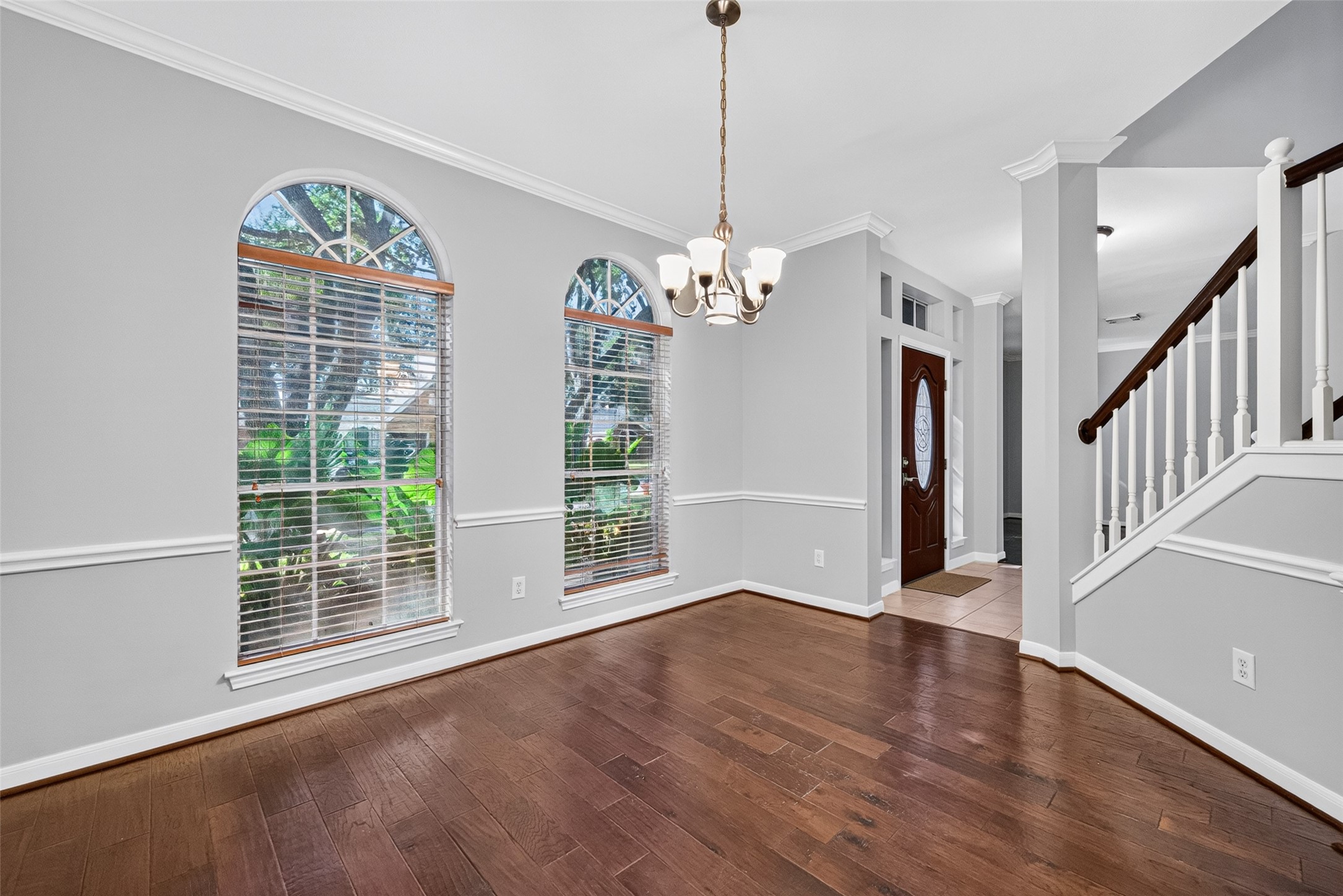 120 Crescent Bay Drive, League City, TX 77573