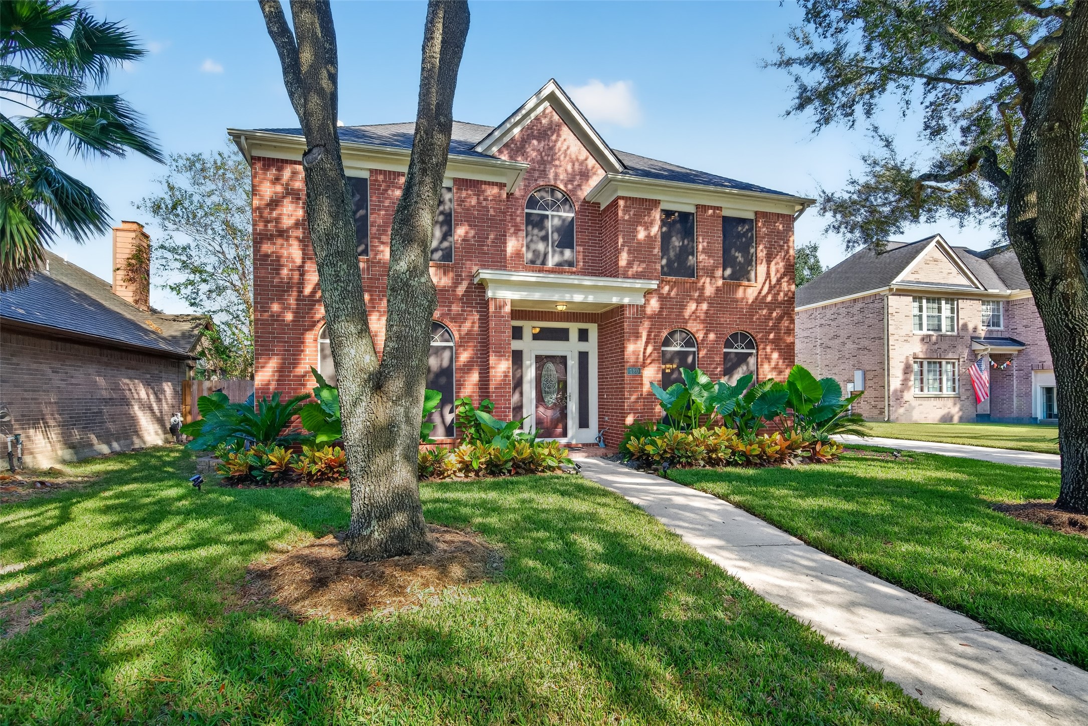 120 Crescent Bay Drive, League City, TX 77573