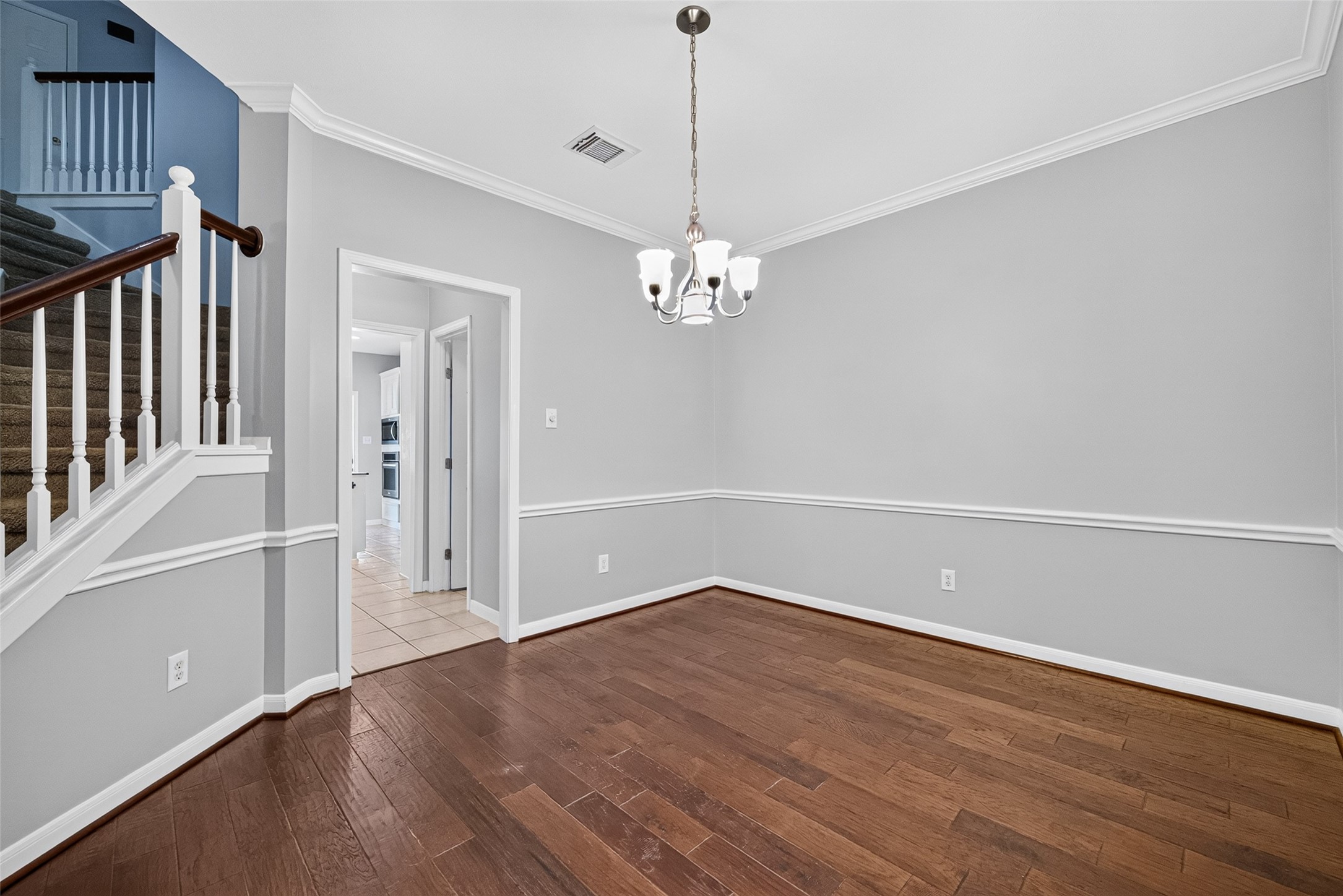 120 Crescent Bay Drive, League City, TX 77573