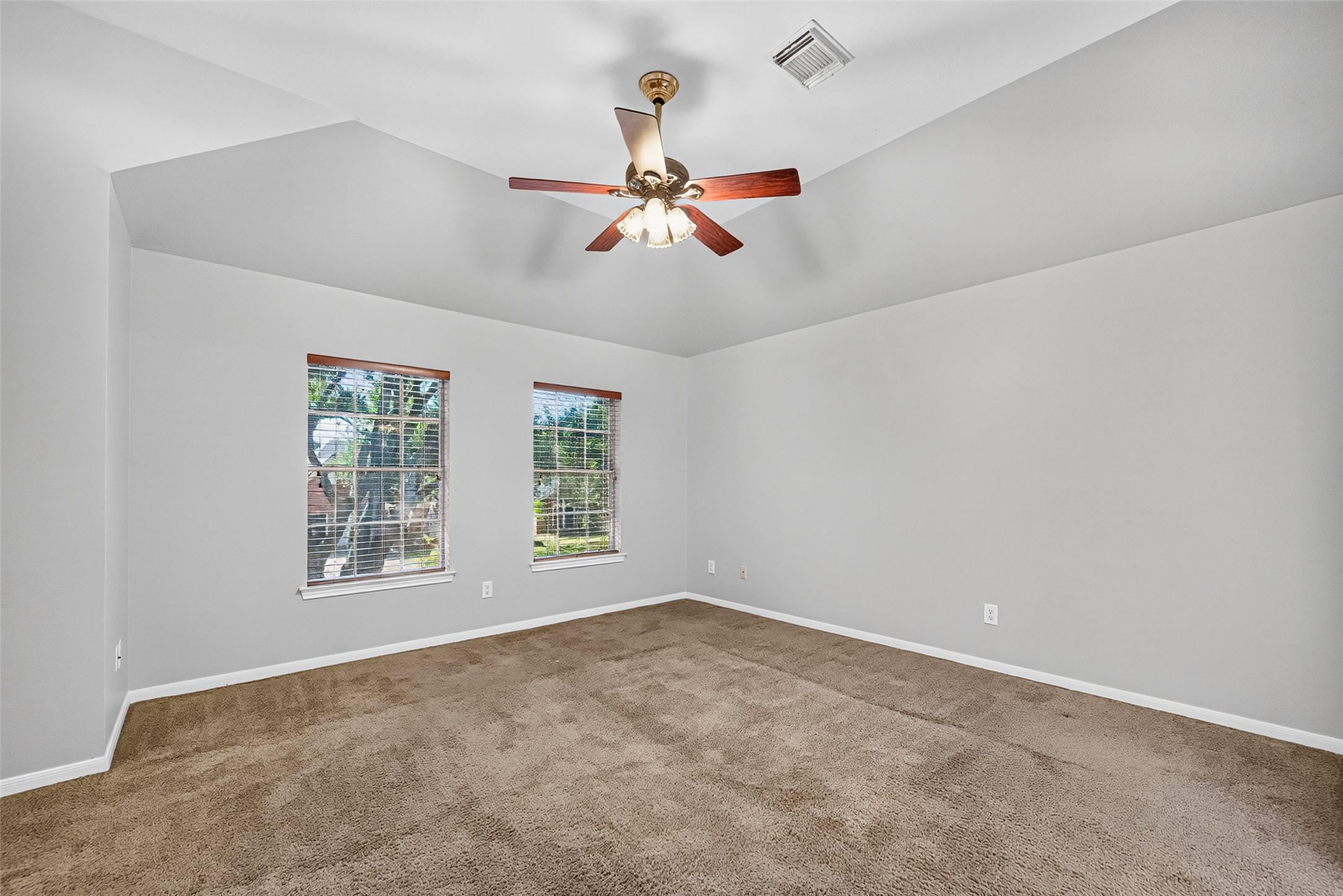 120 Crescent Bay Drive, League City, TX 77573