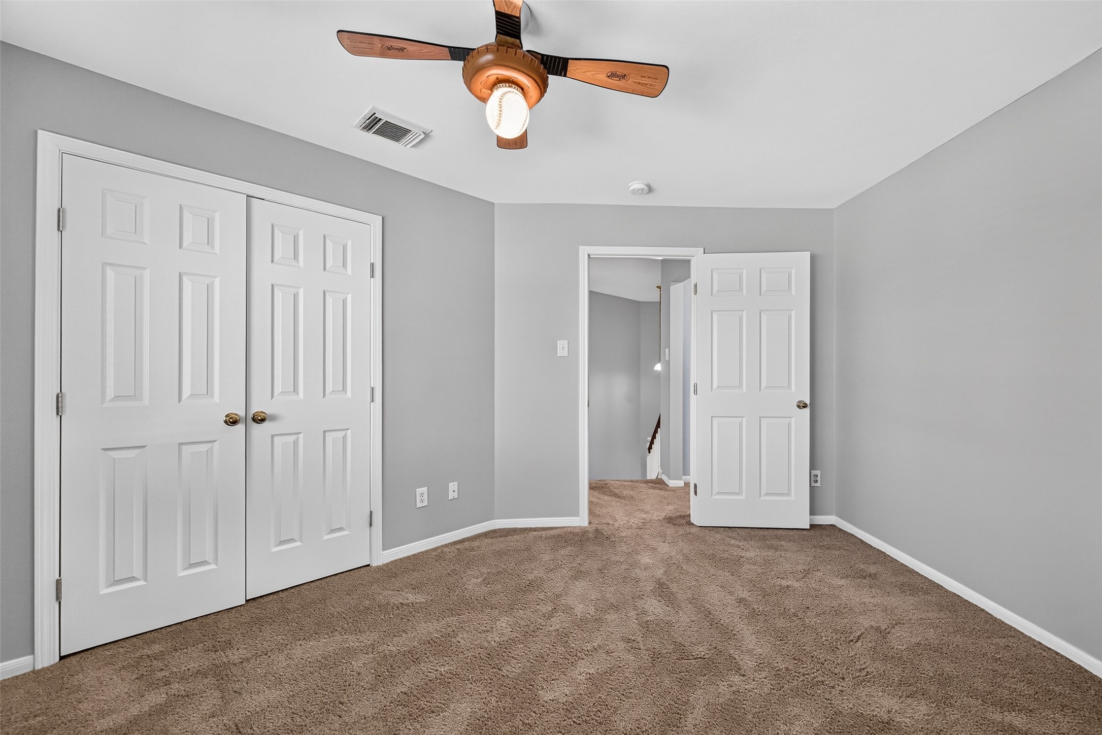 120 Crescent Bay Drive, League City, TX 77573
