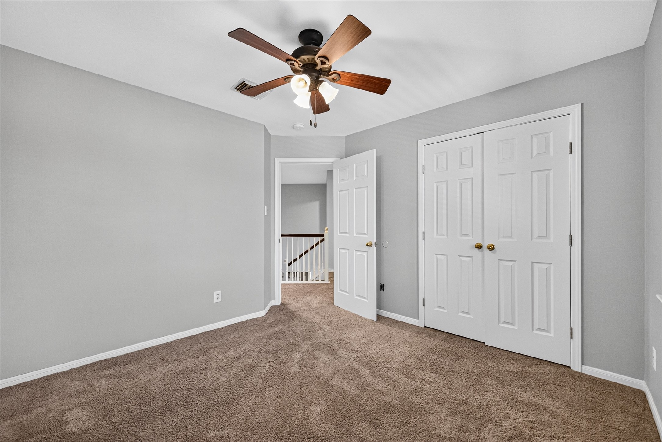 120 Crescent Bay Drive, League City, TX 77573