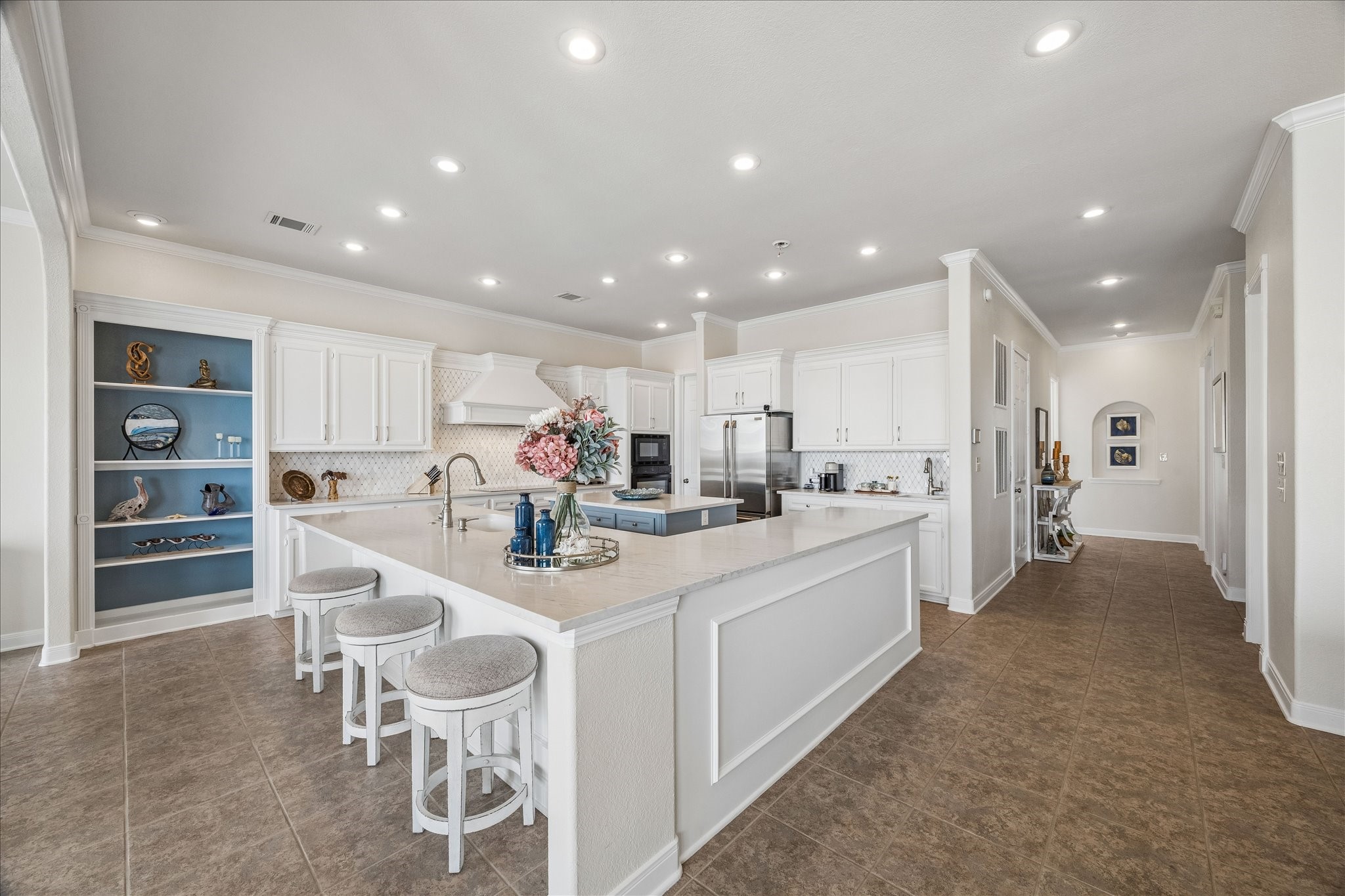In home ELEVATOR provides access to all levels for added convenience & for groceries!