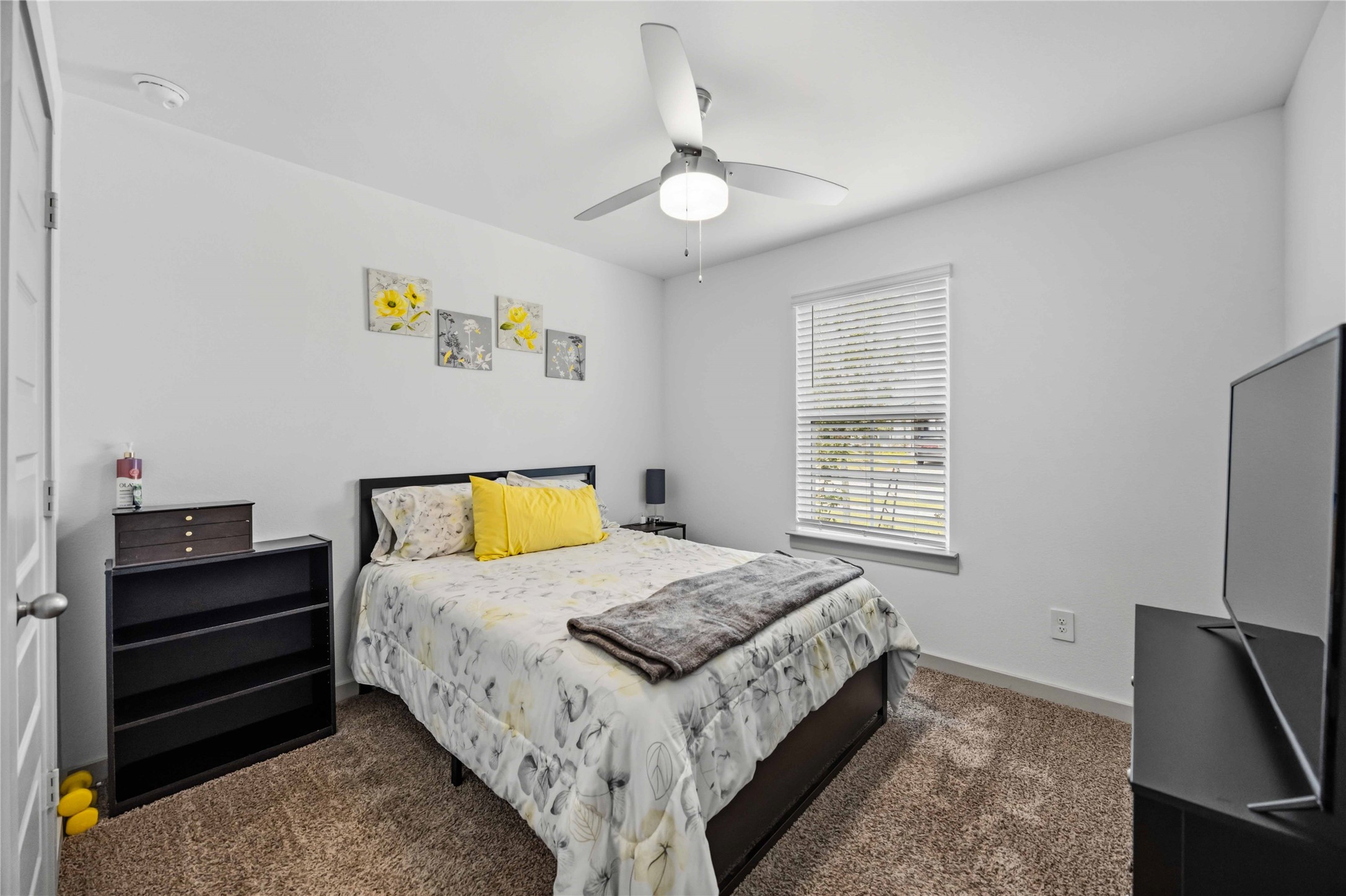 A view of the front bedroom.