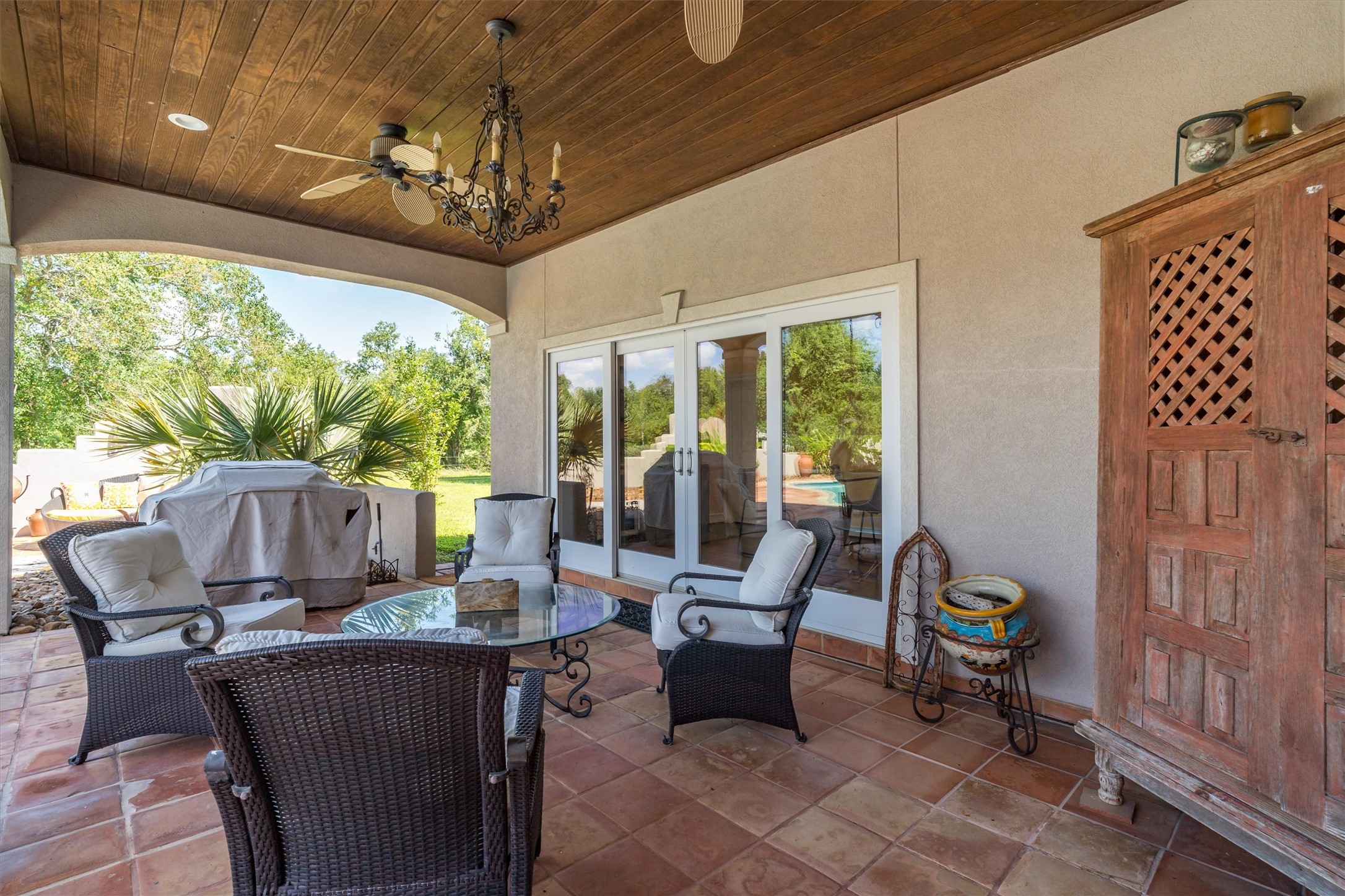 Covered back patio- shade to beat the Texas heat!