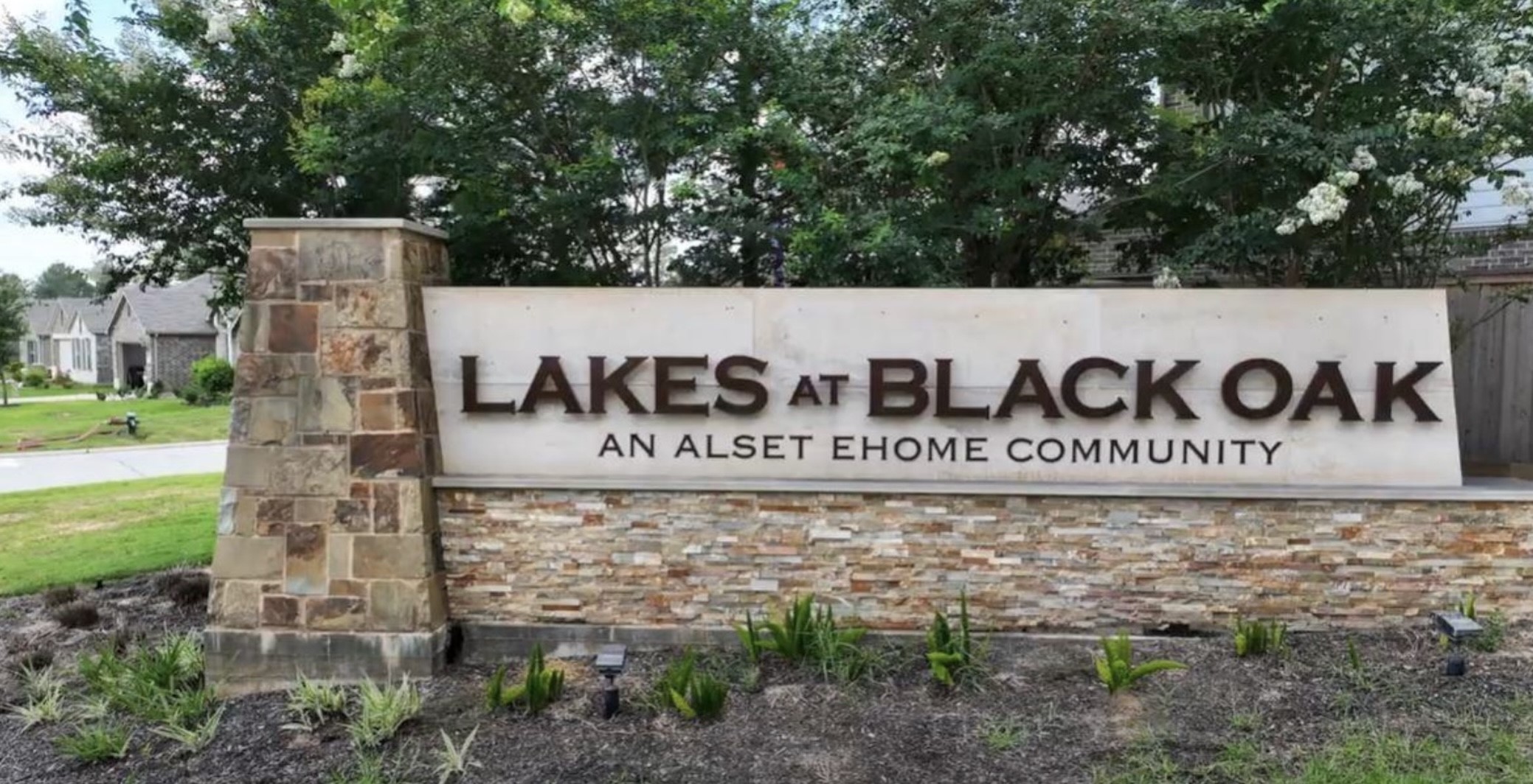 114 Alset Circle, Magnolia, TX 77354