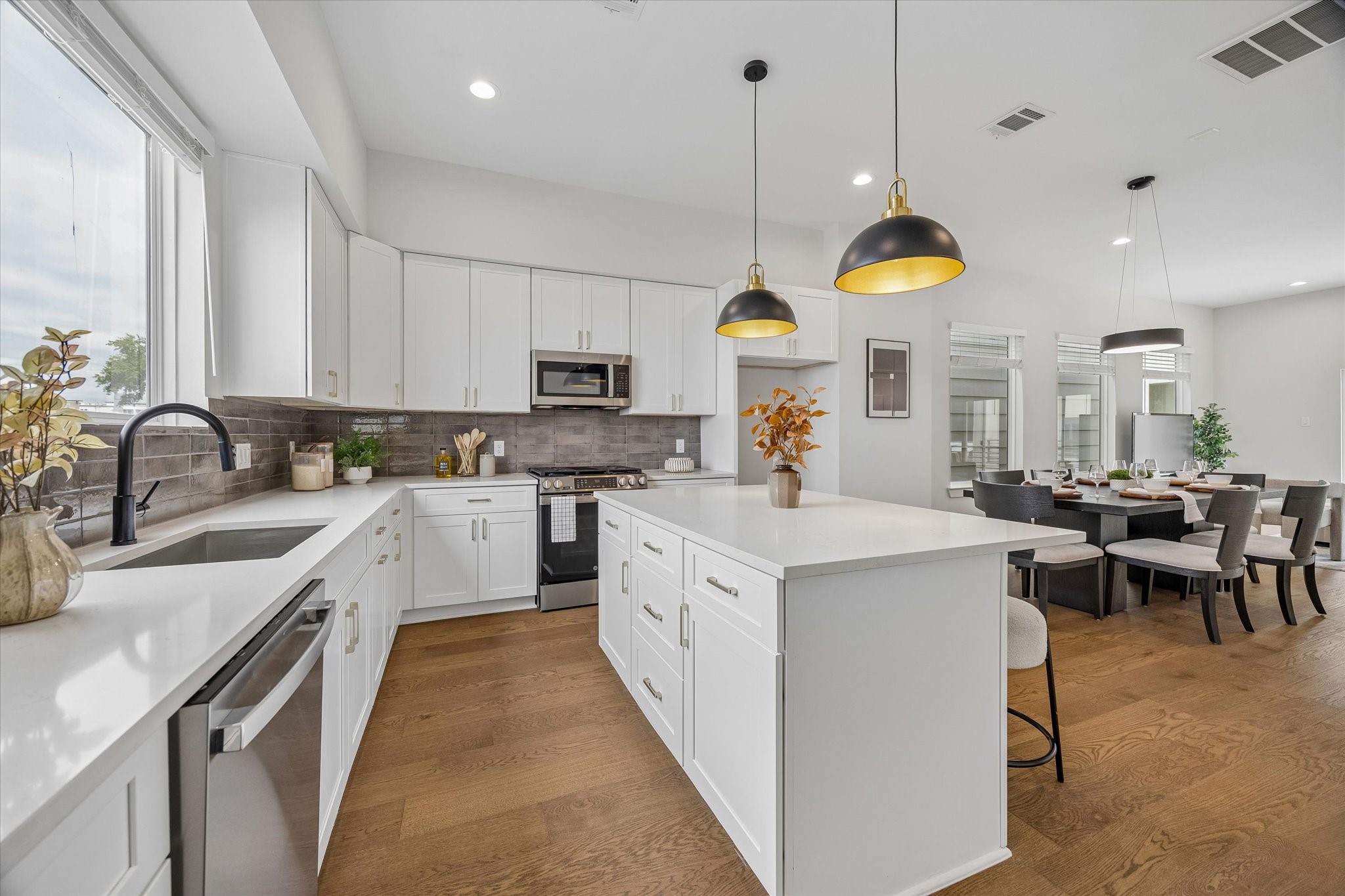 4711 Moving Meadows, Houston, TX 77018