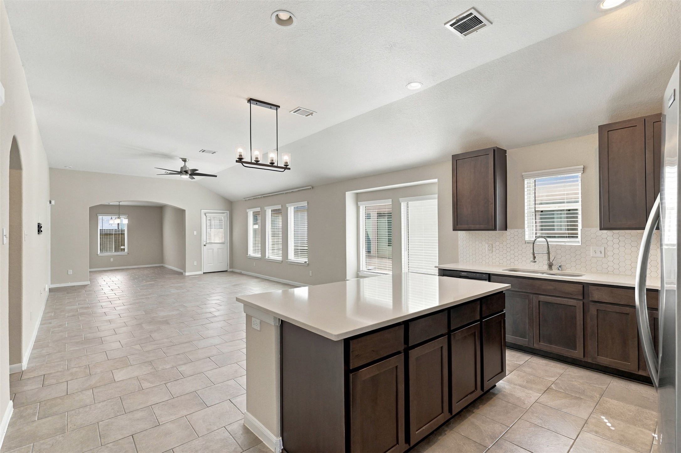 7239 Canoga Drive, Rosharon, TX 77583 7239 Canoga Drive, Rosharon, TX 77583