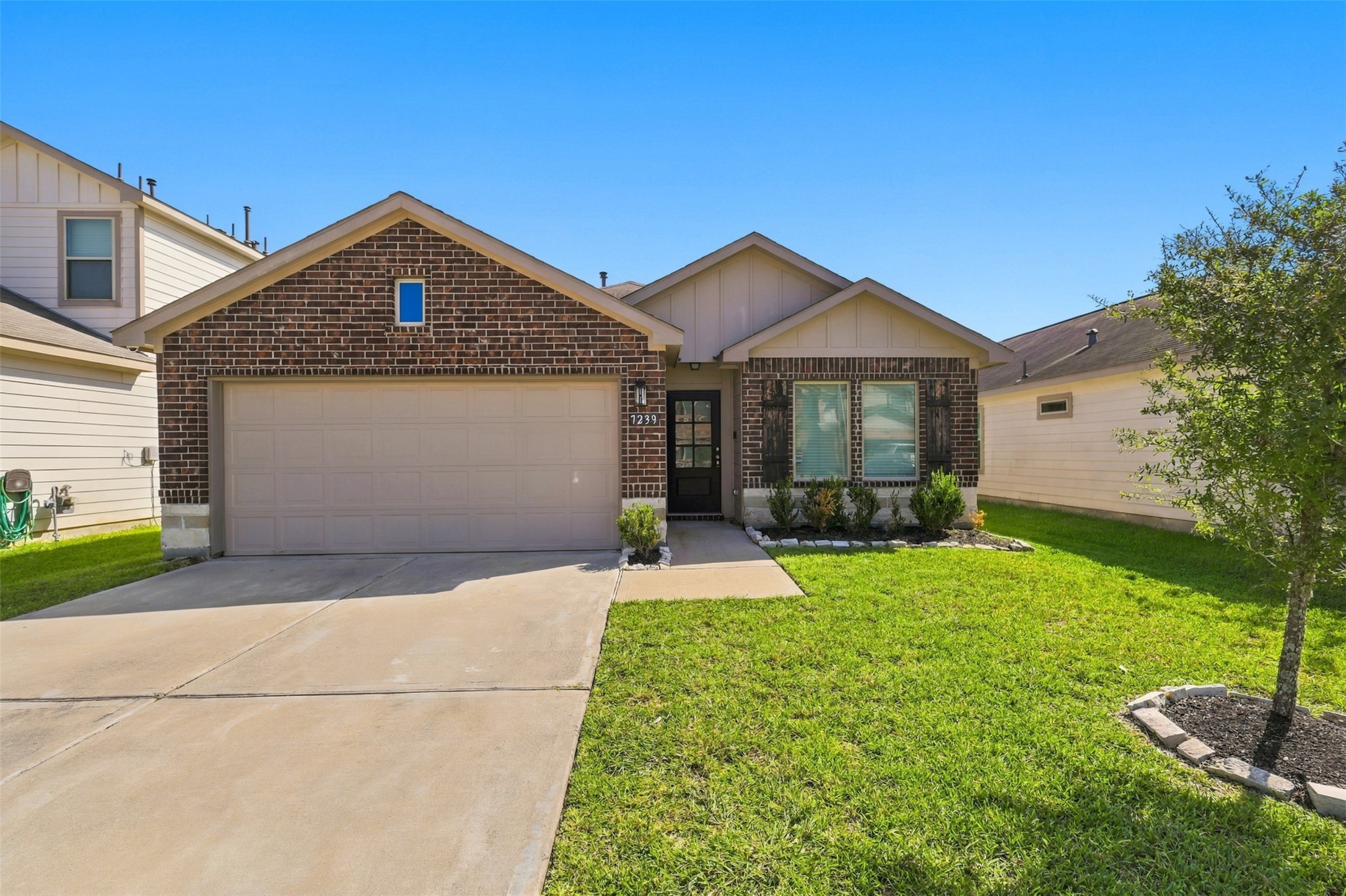 7239 Canoga Drive, Rosharon, TX 77583 7239 Canoga Drive, Rosharon, TX 77583