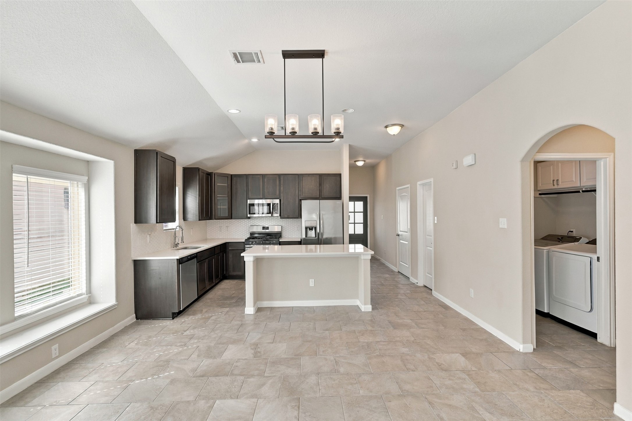 7239 Canoga Drive, Rosharon, TX 77583 7239 Canoga Drive, Rosharon, TX 77583
